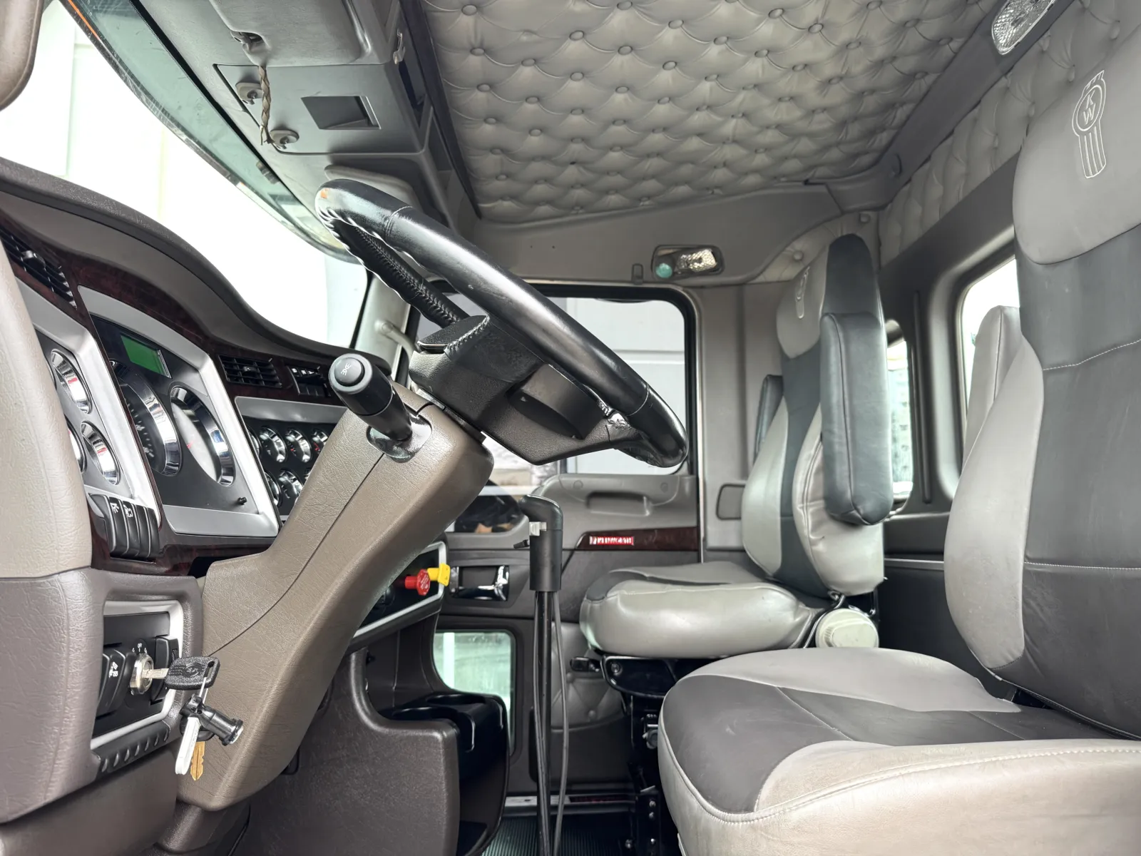 2023 Kenworth W900 — photo 14