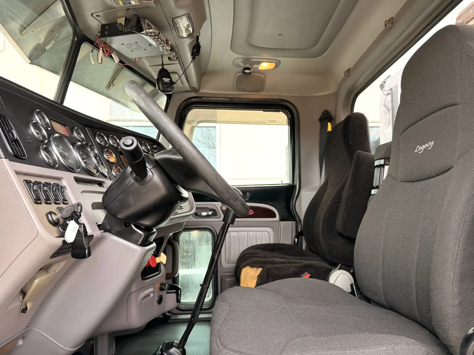 2012 Peterbilt 389 — photo 14