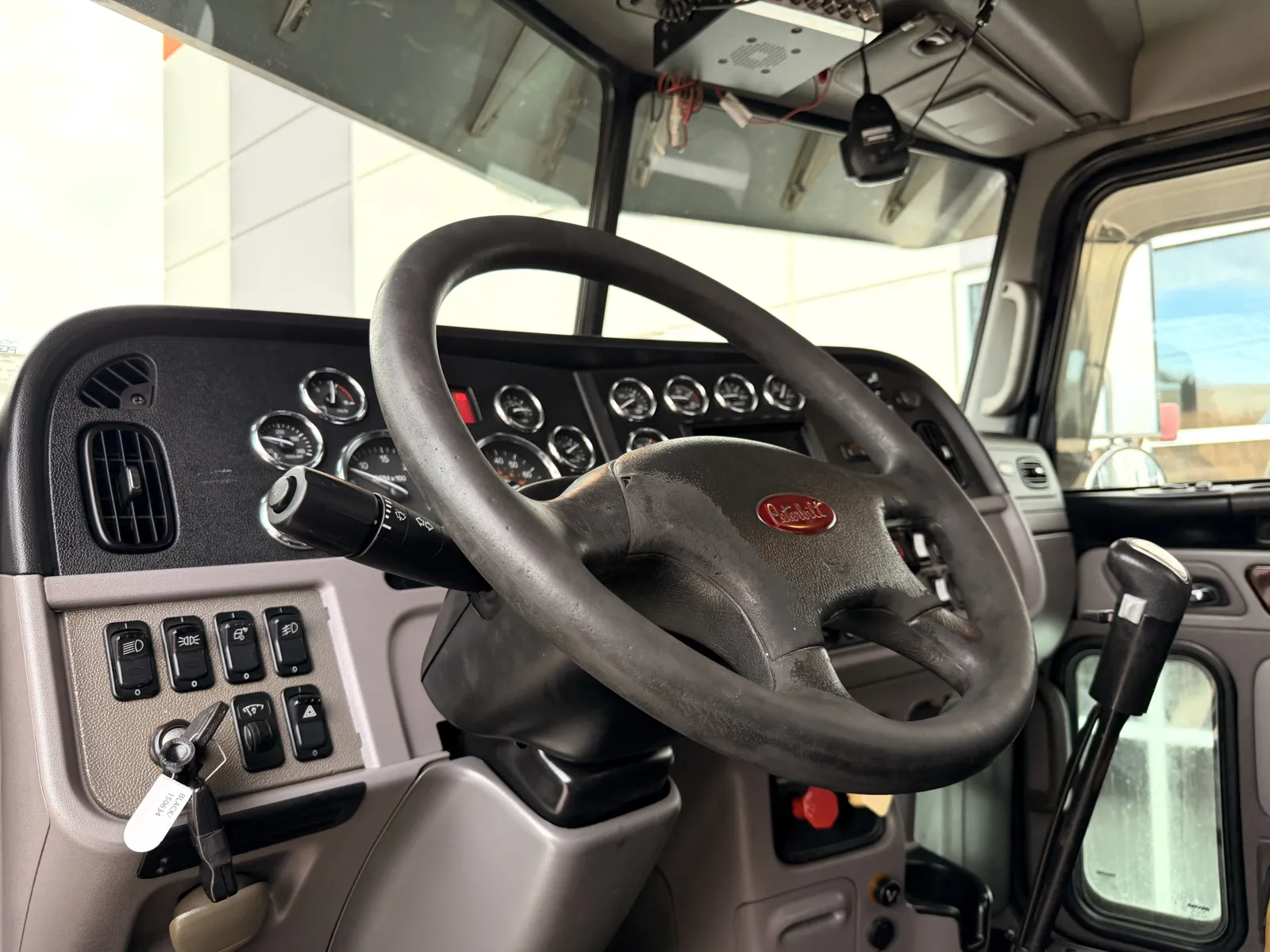 2012 Peterbilt 389 — photo 15