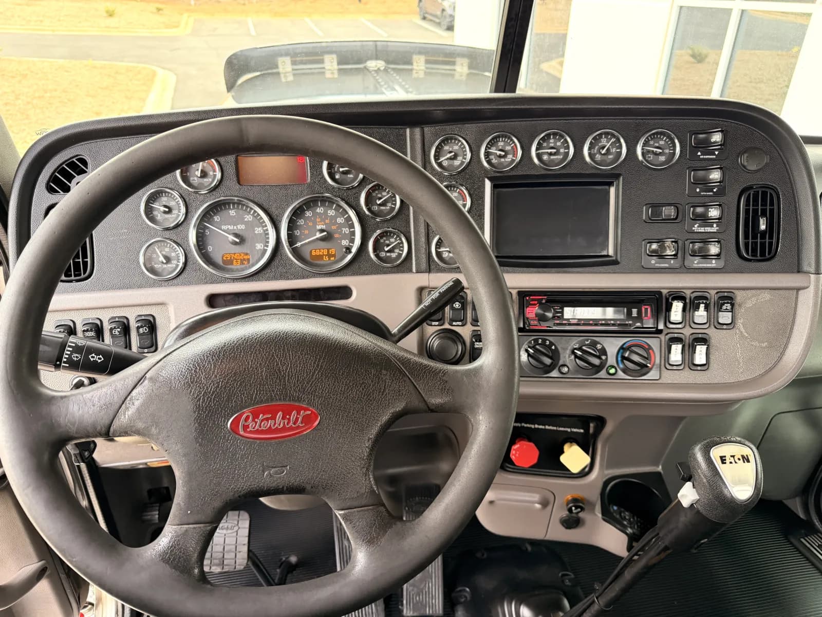 2012 Peterbilt 389 — photo 16