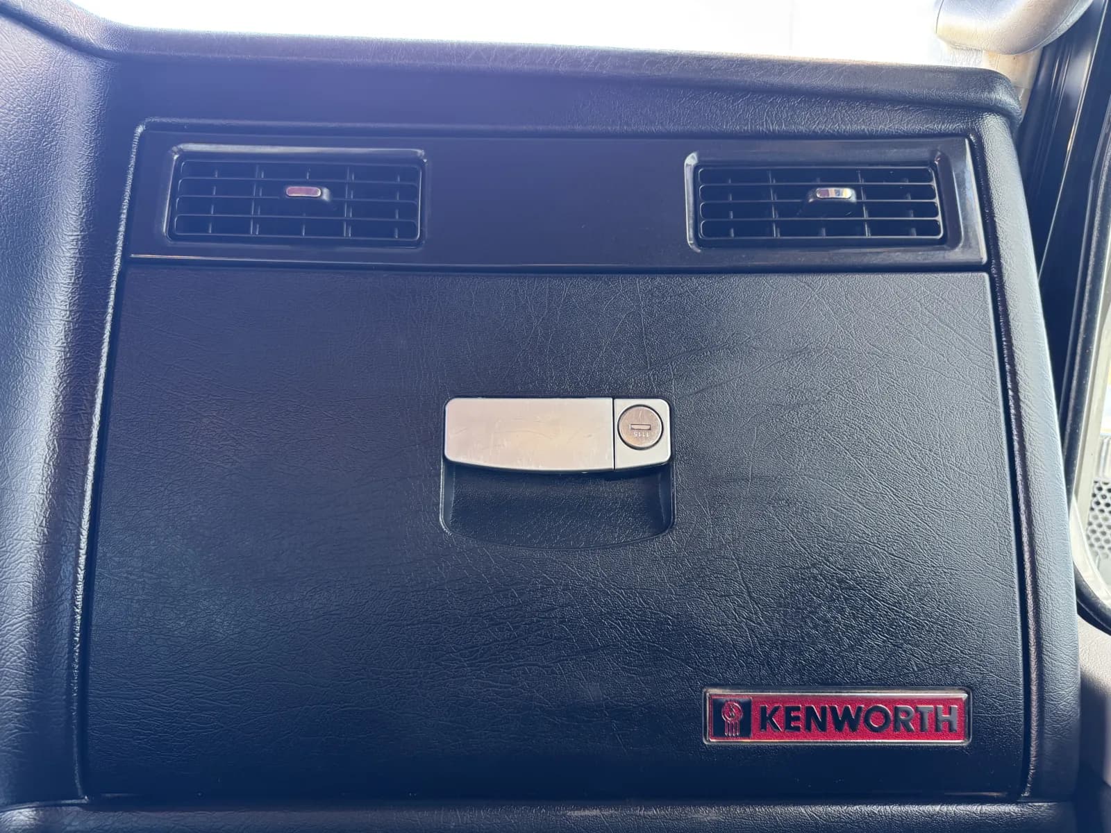 2021 Kenworth W900 — photo 18