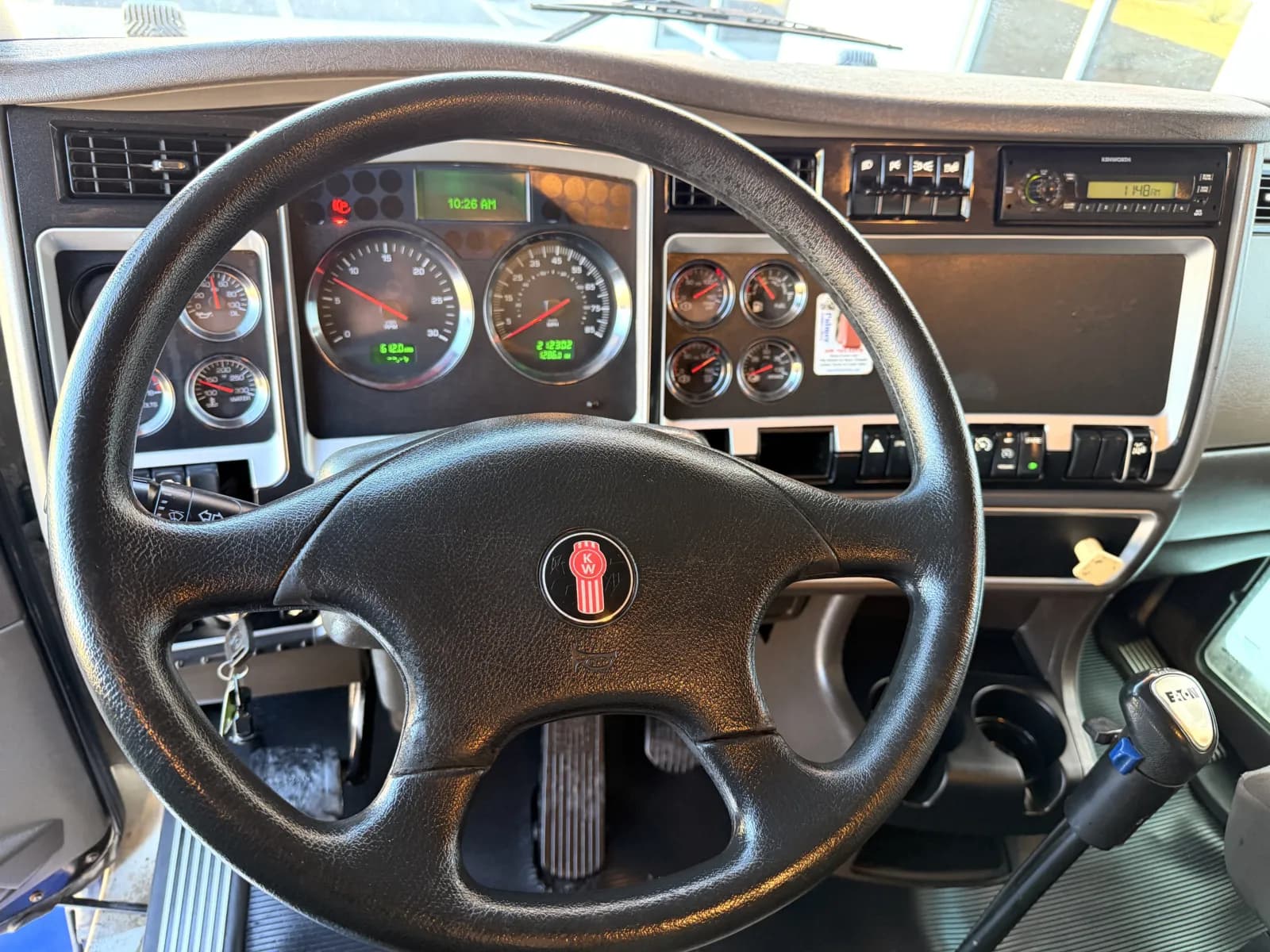 2011 Kenworth T800 — photo 17