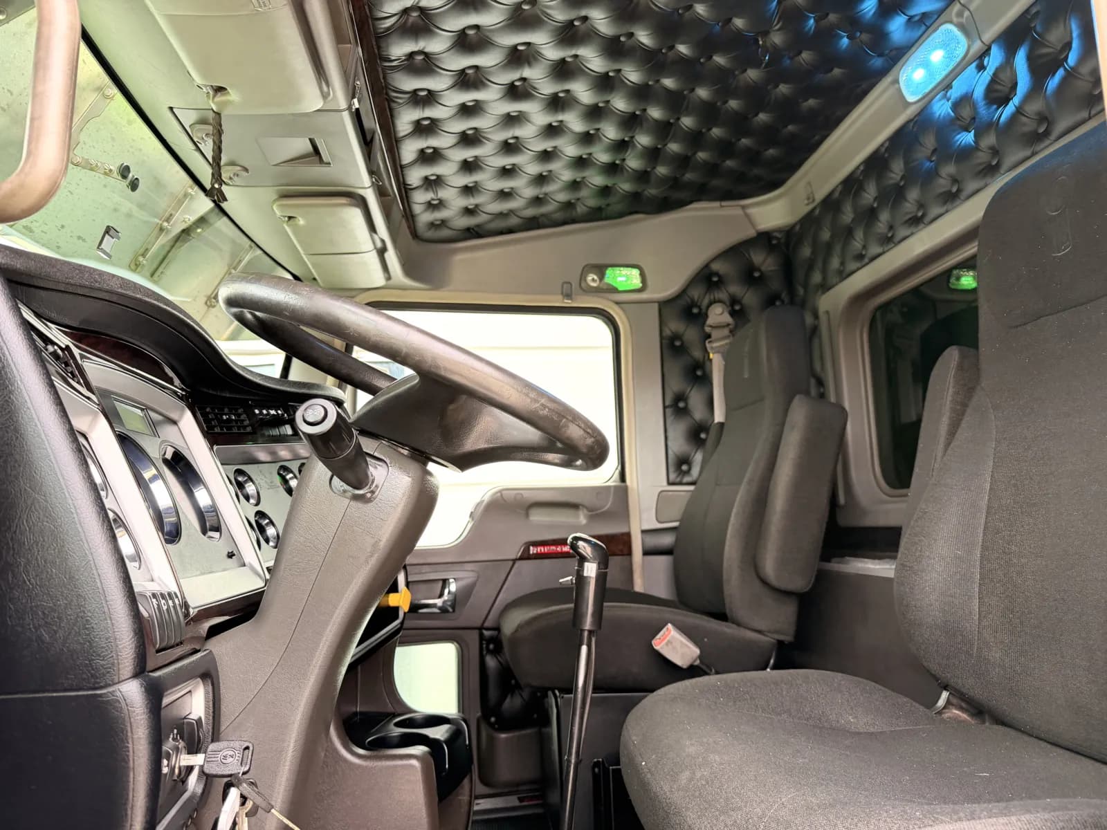 2019 Kenworth W900 — photo 15