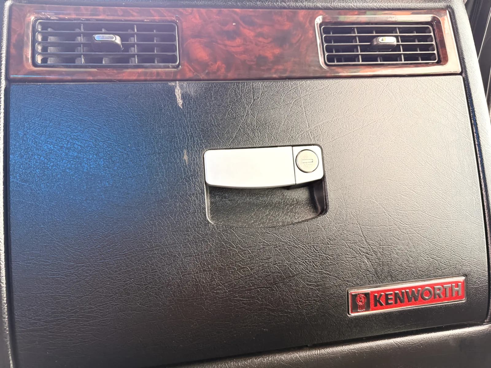 2019 Kenworth W900 — photo 20