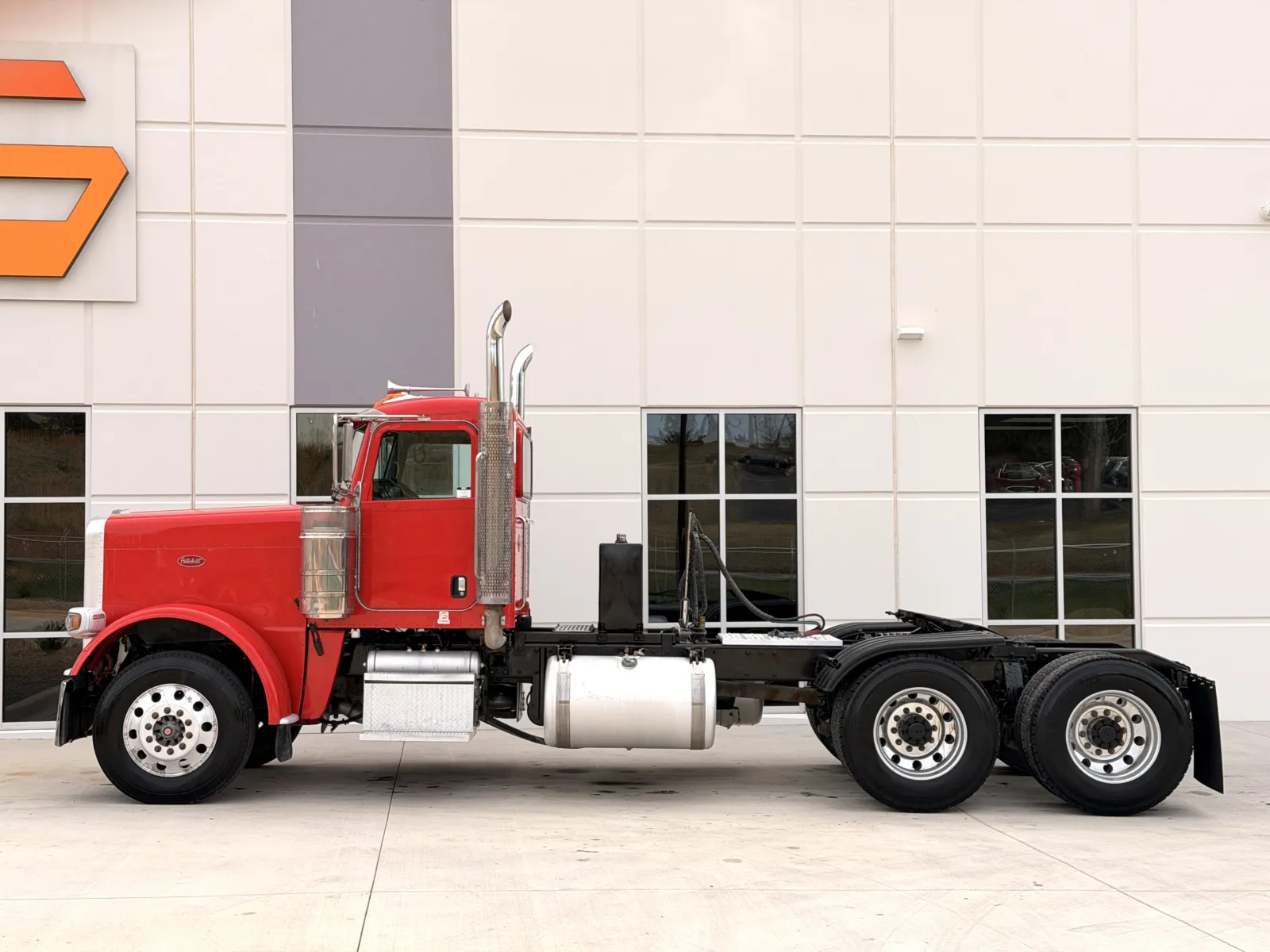 2017 Peterbilt 389 — photo 4