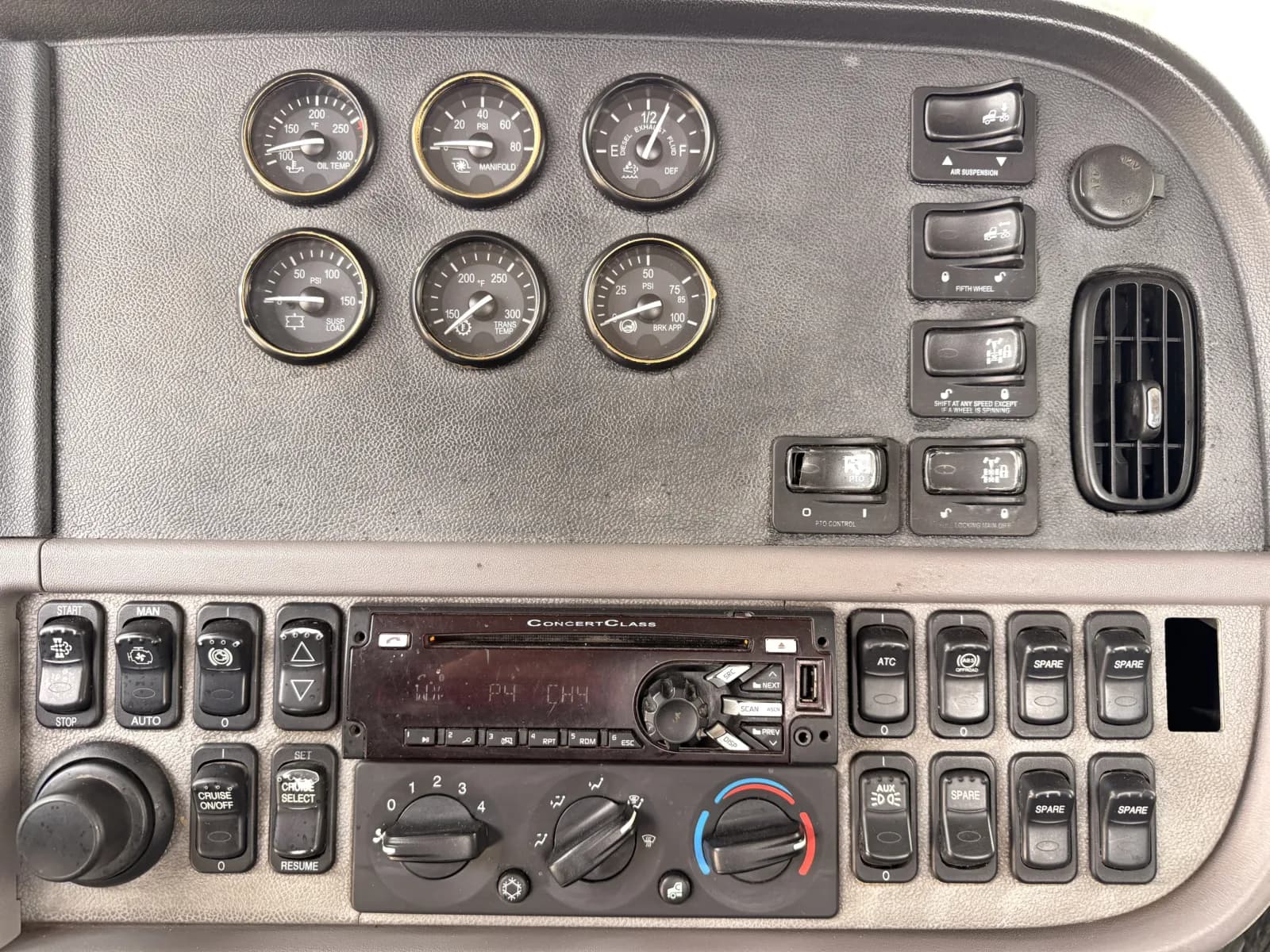 2017 Peterbilt 389 — photo 18