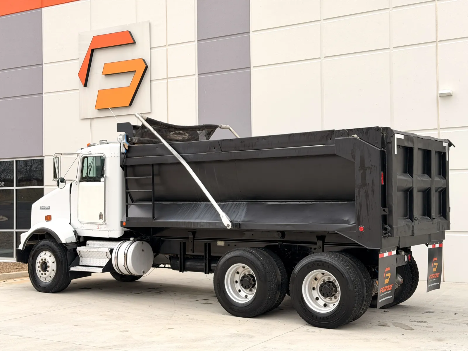 2001 Kenworth T800 — photo 7