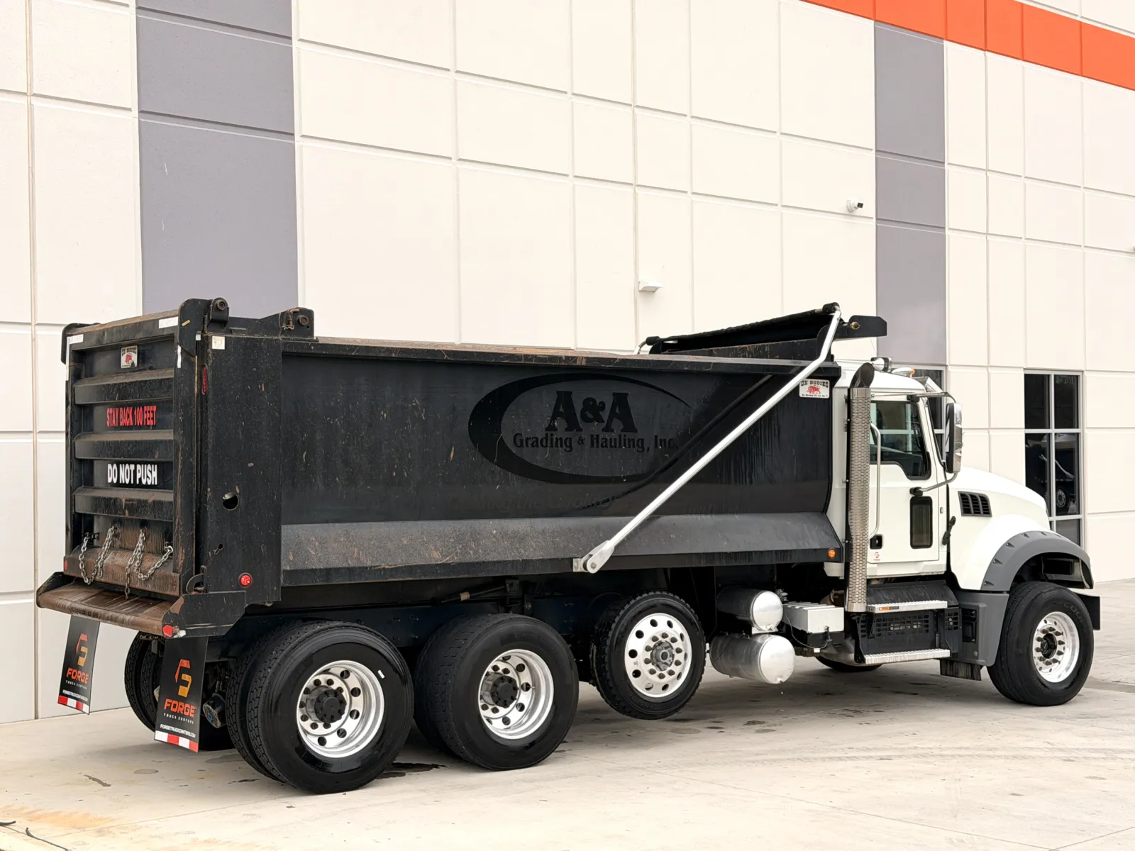 2021 Mack Granite — photo 6