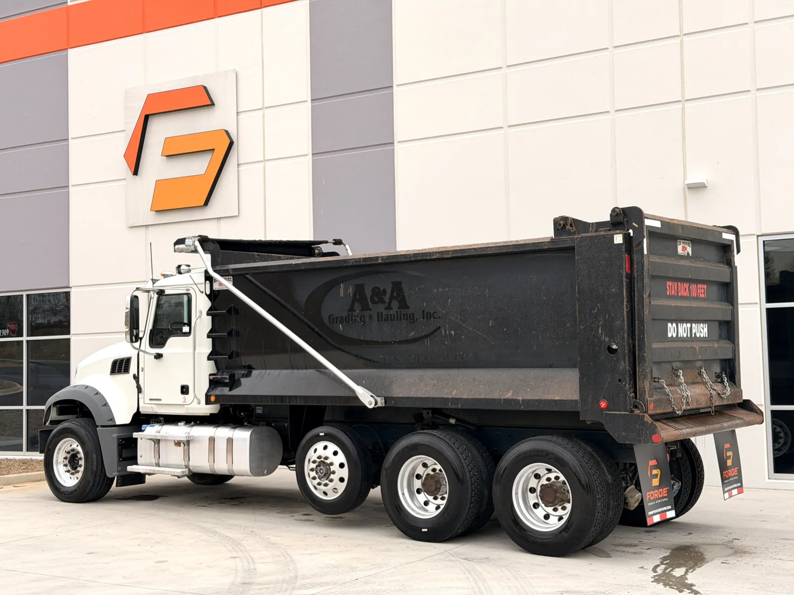 2021 Mack Granite — photo 7