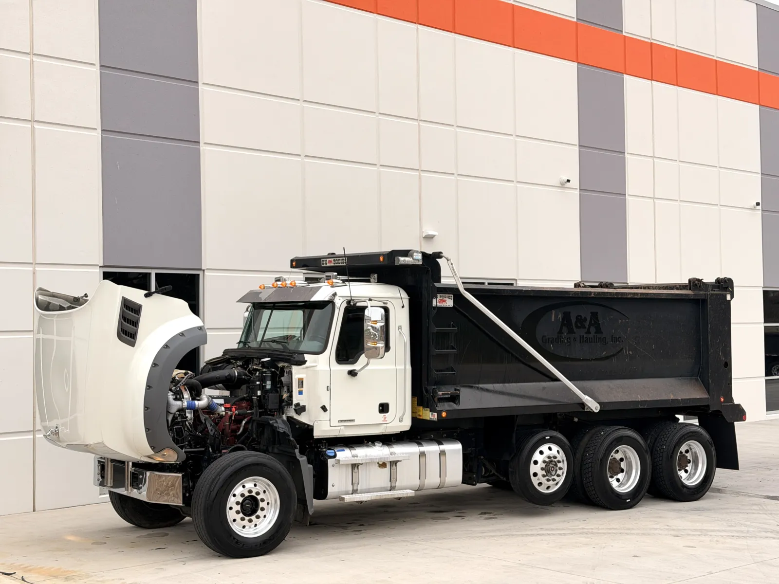 2021 Mack Granite — photo 11