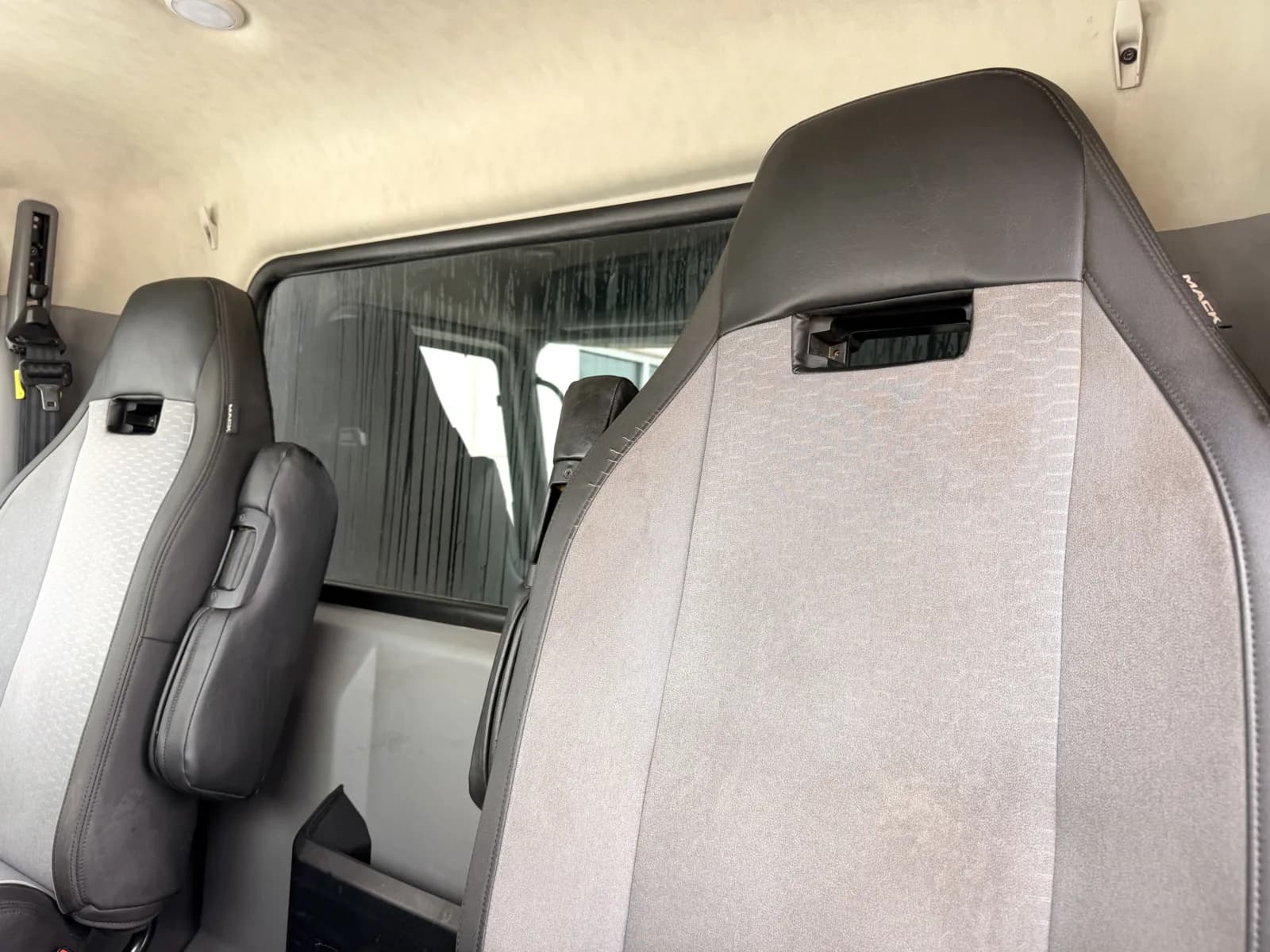 2021 Mack Granite — photo 21