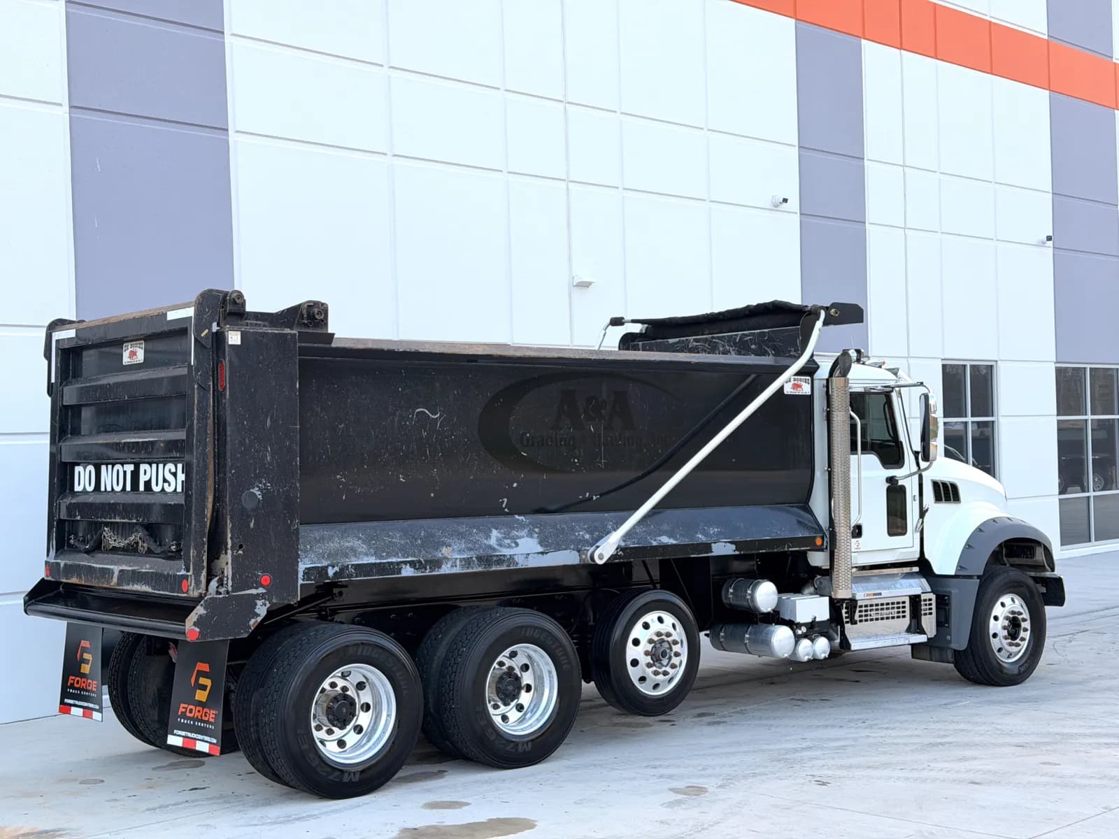 2023 Mack Granite — photo 6