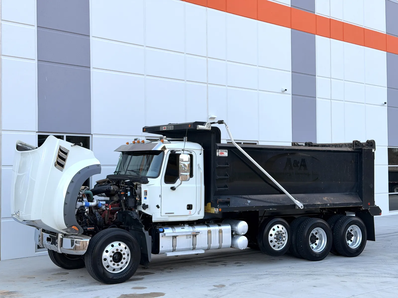 2023 Mack Granite — photo 11