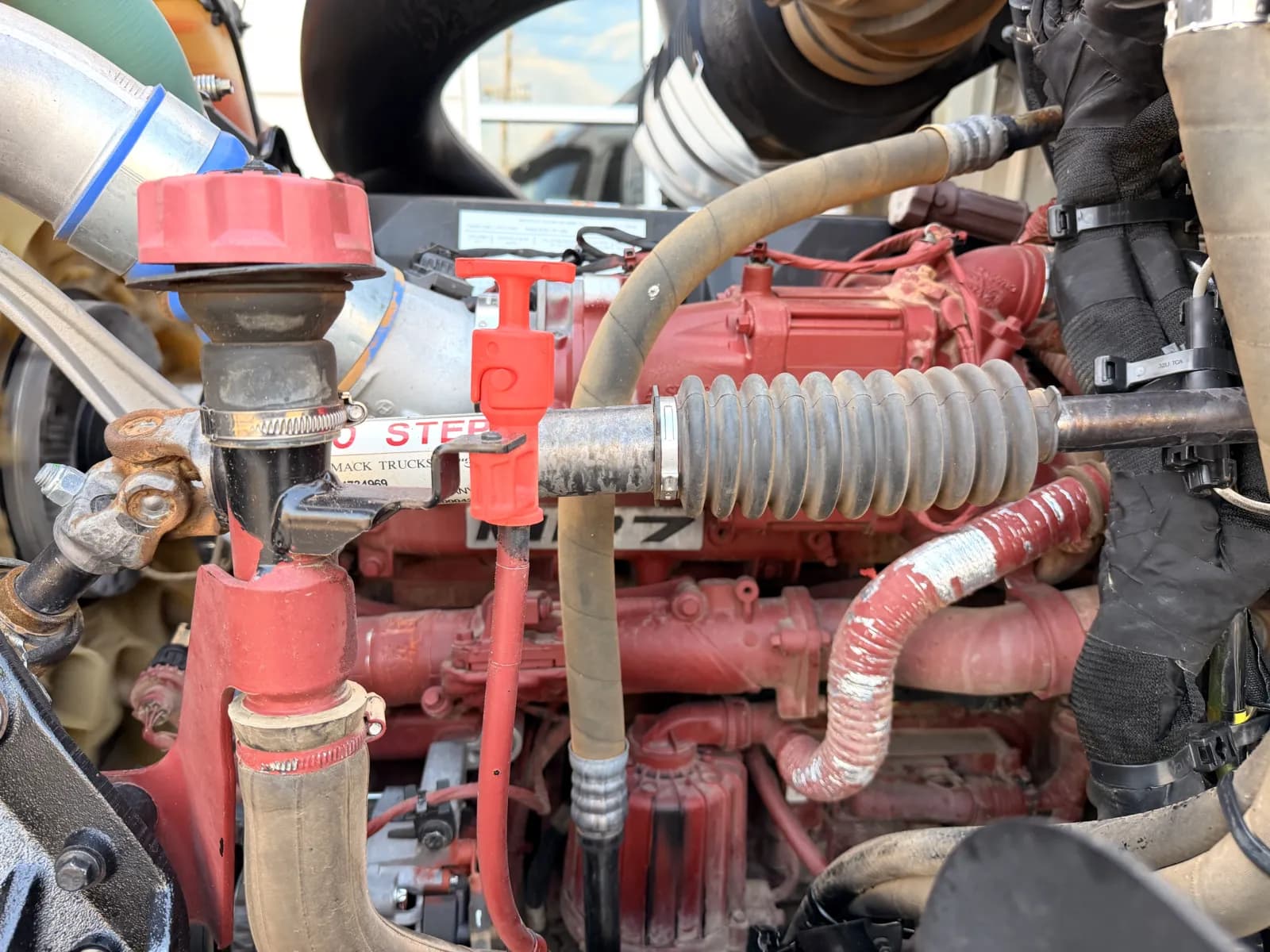 2023 Mack Granite — photo 14