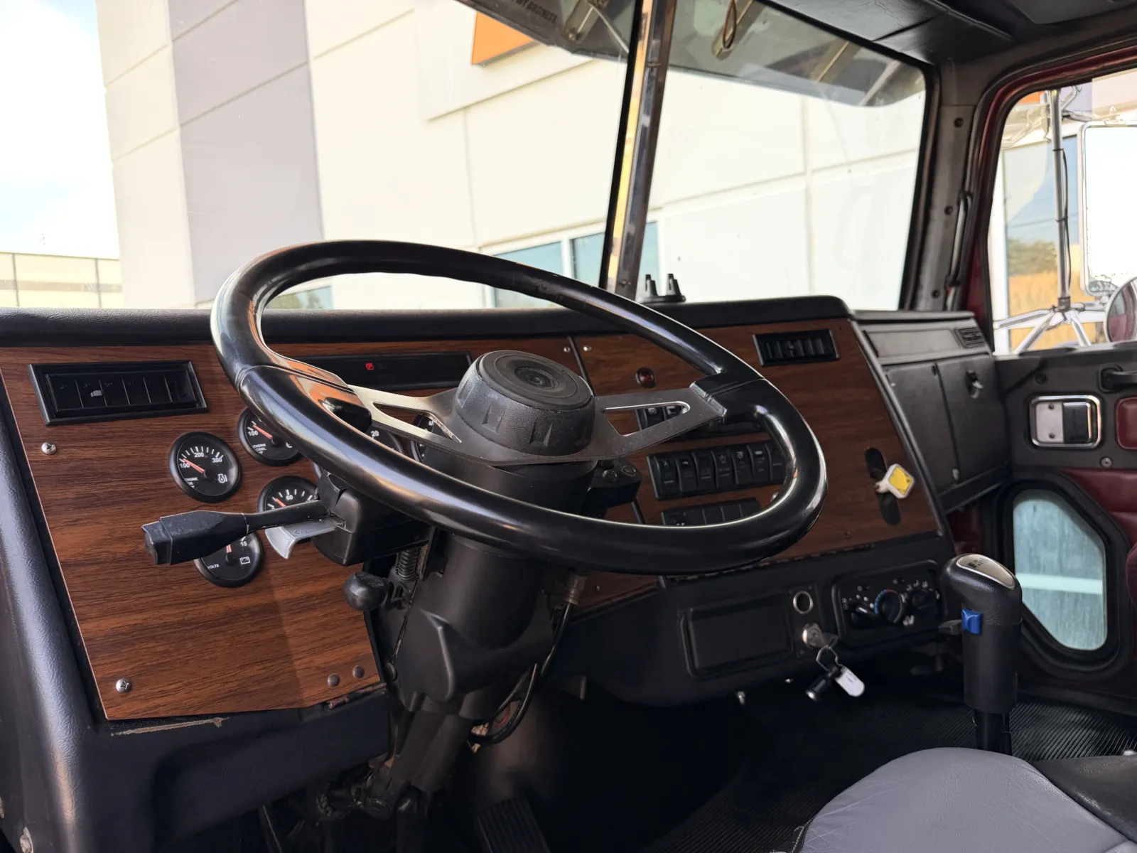 2004 Western Star 4900 — photo 16