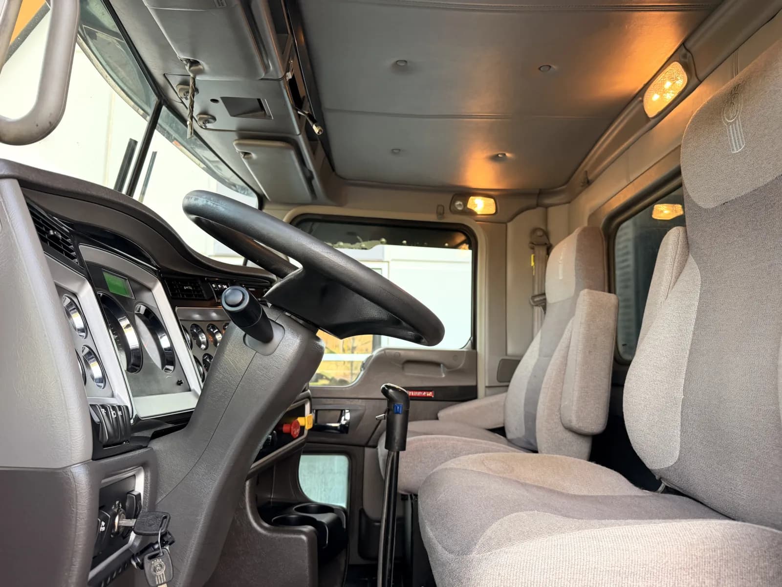 2021 Kenworth W900 — photo 15