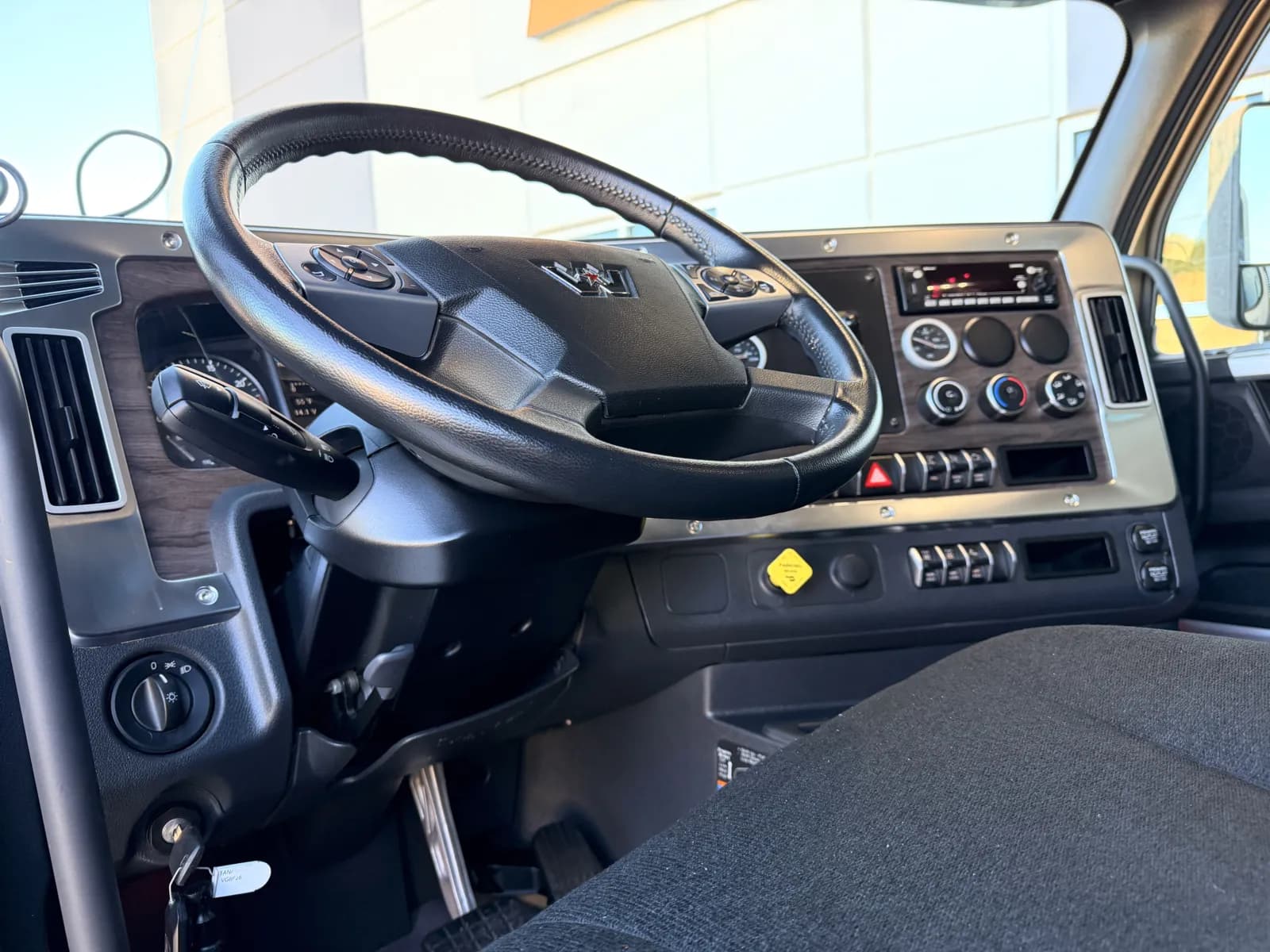 2024 Western Star 47X — photo 16