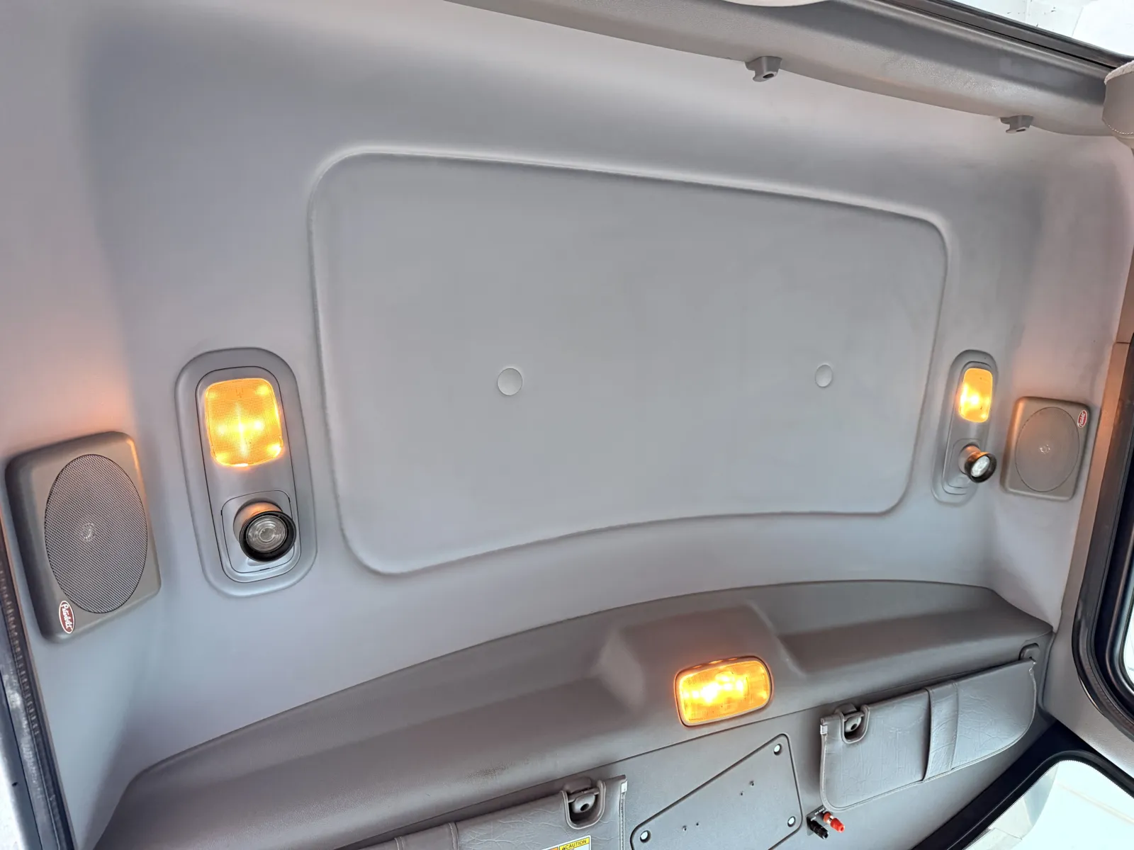 2018 Peterbilt 348 — photo 22