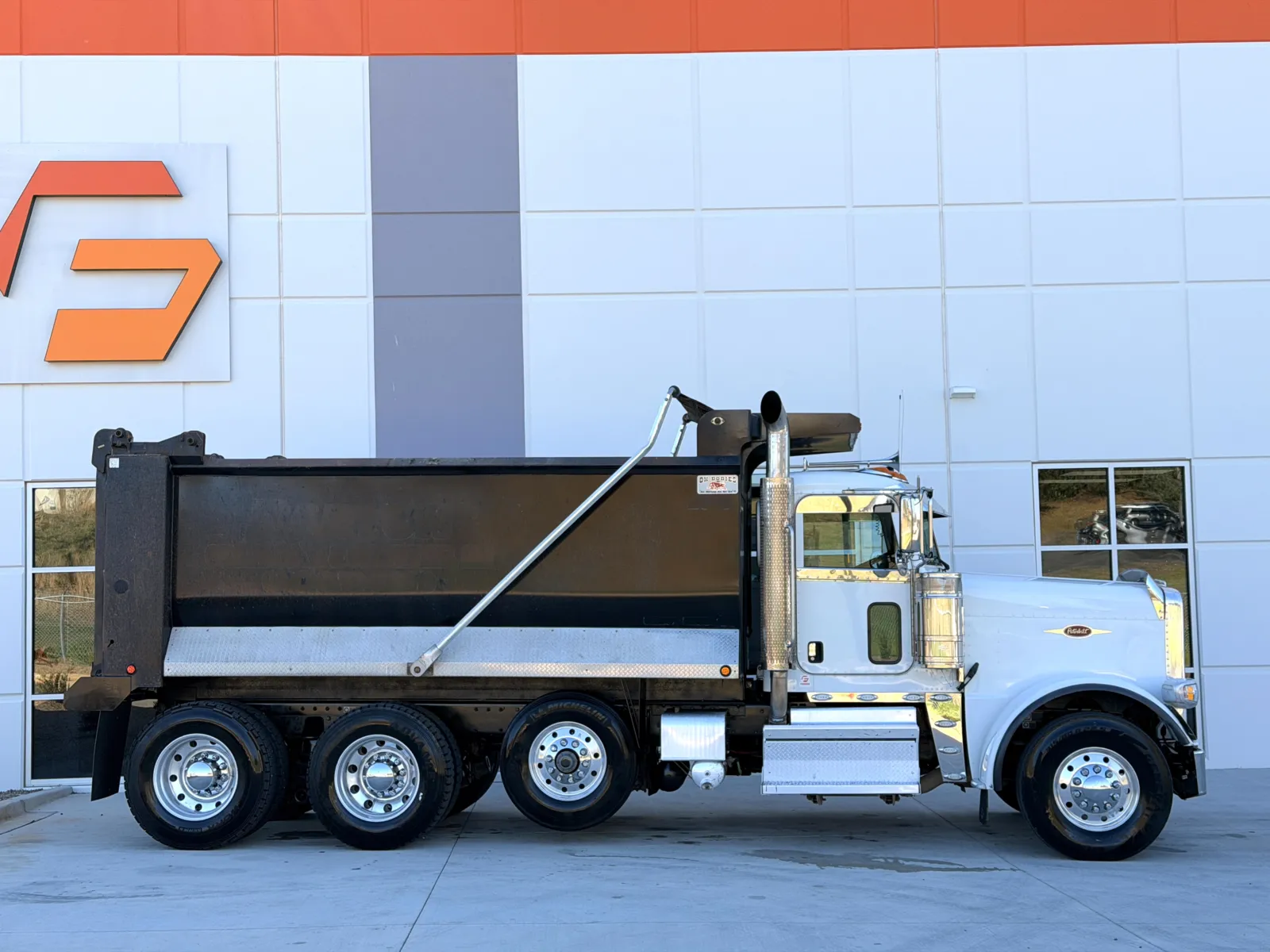 2021 Peterbilt 389 — photo 4
