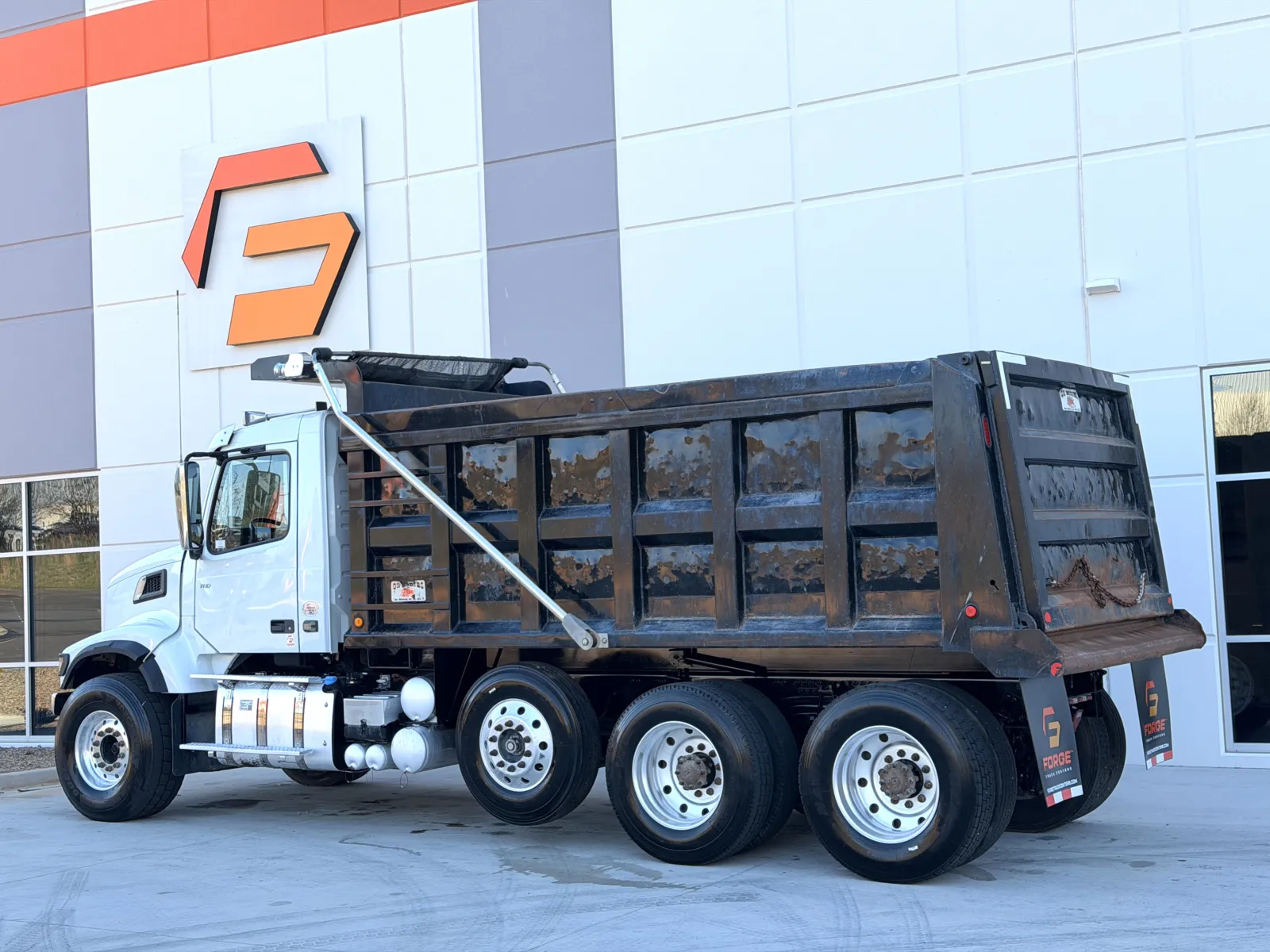 2022 Volvo VHD 300 — photo 7