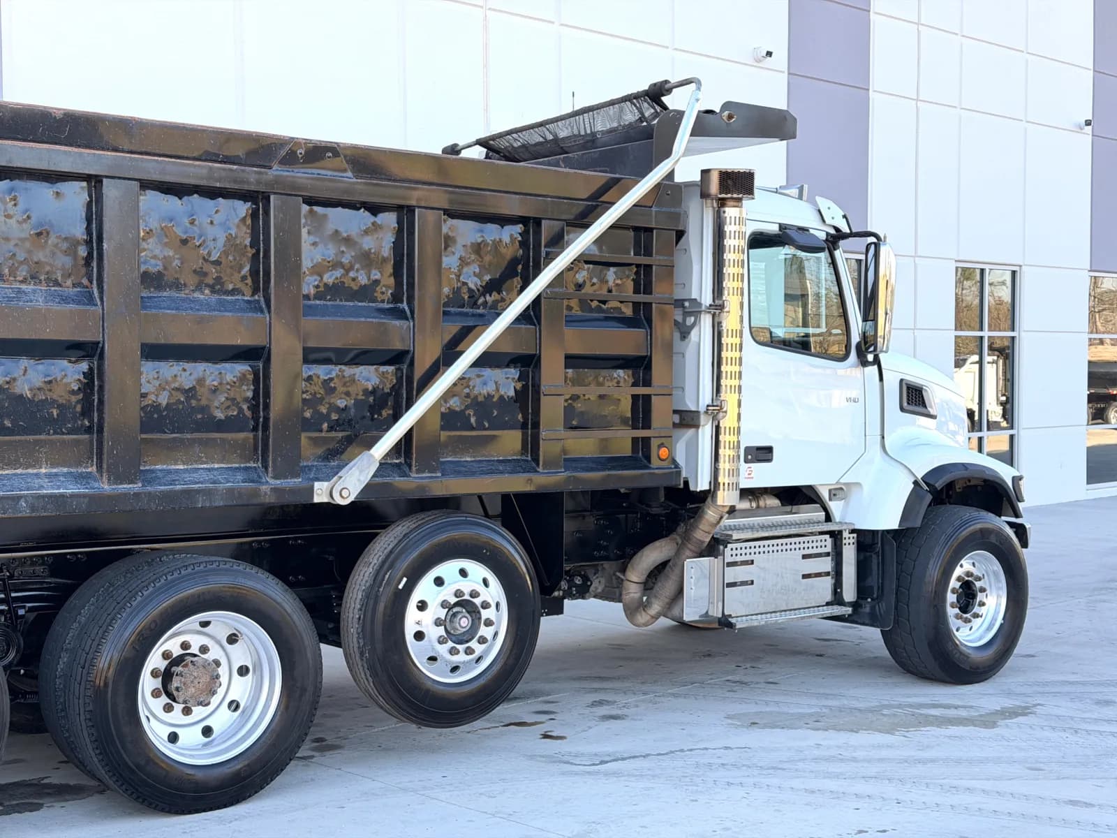 2022 Volvo VHD 300 — photo 8