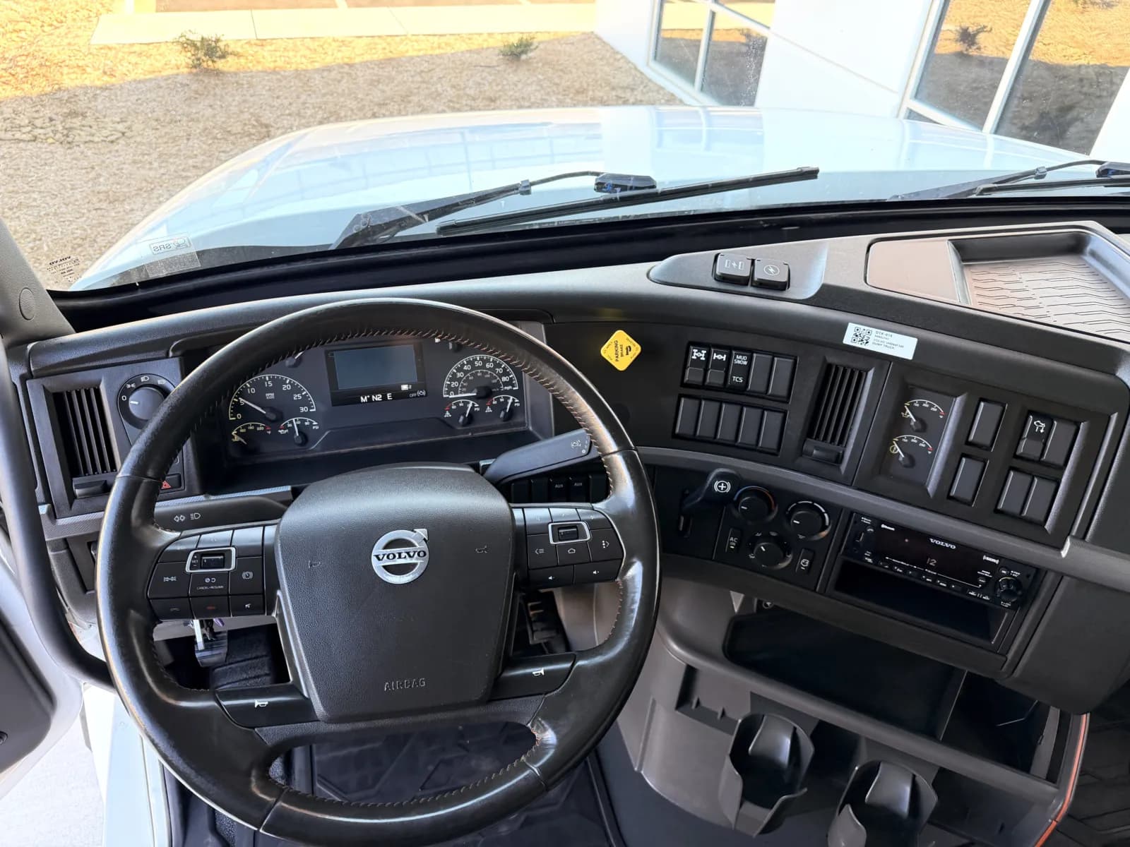 2022 Volvo VHD 300 — photo 17