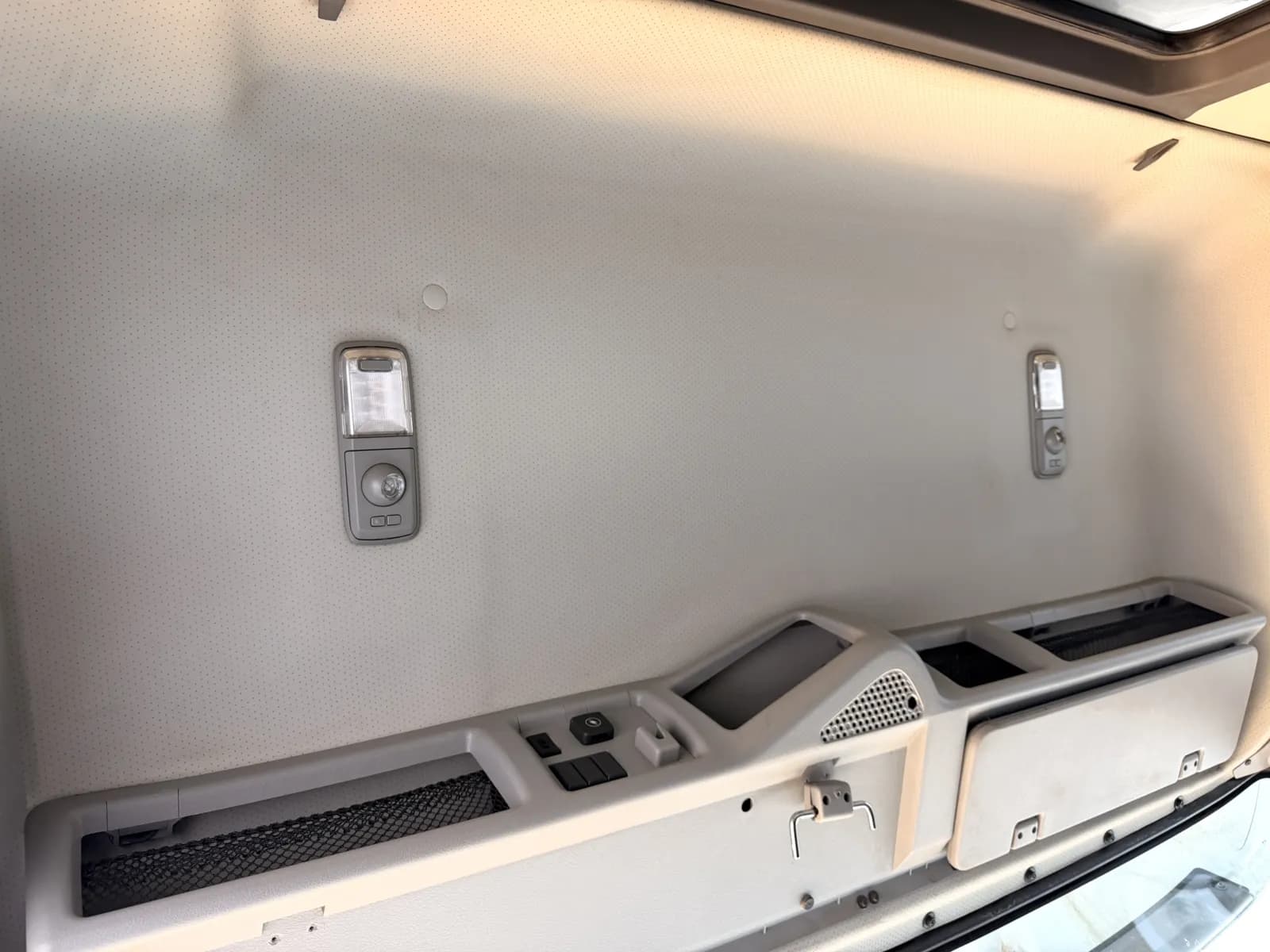 2022 Volvo VHD 300 — photo 22