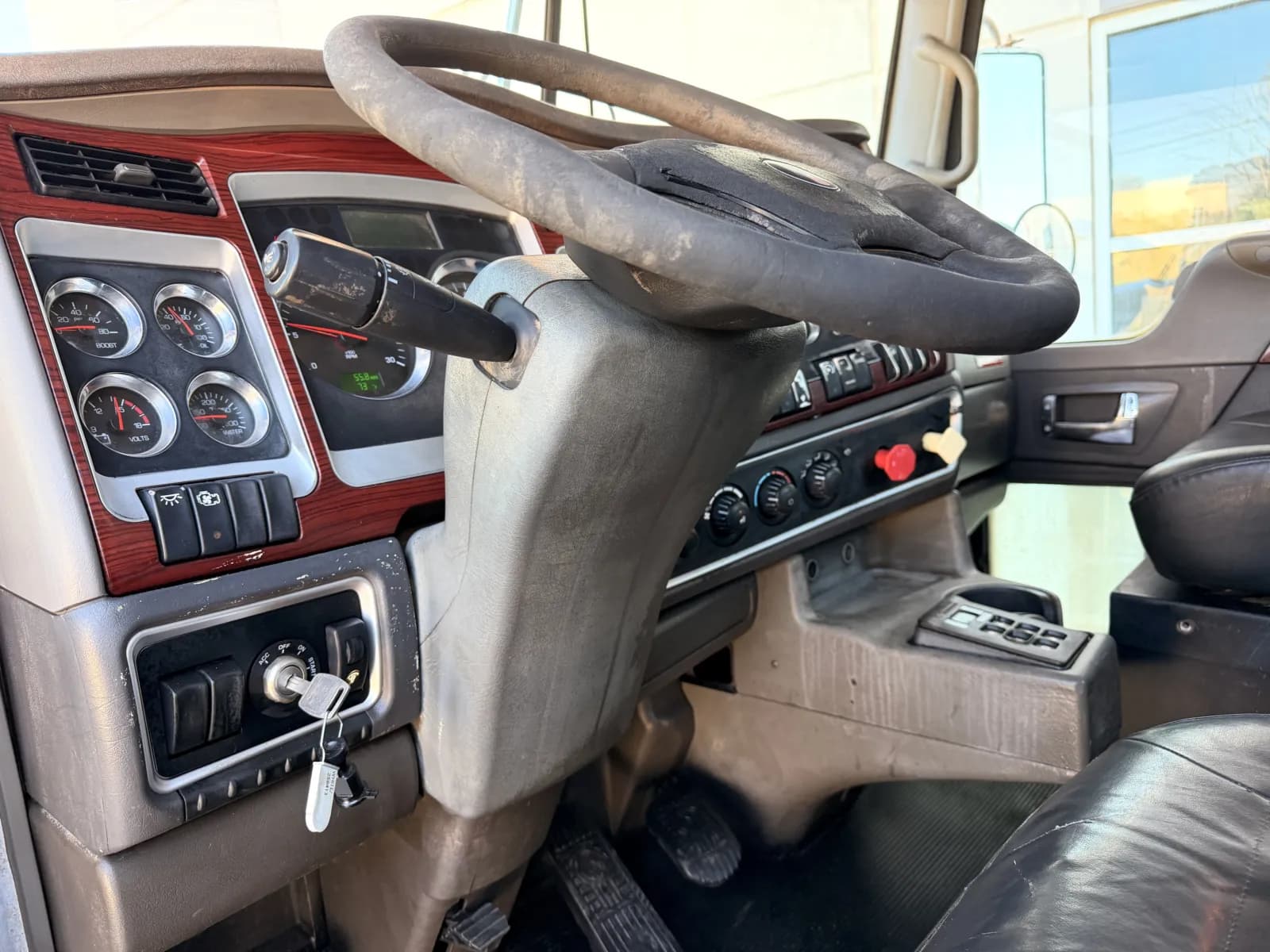 2009 Kenworth T800 — photo 15