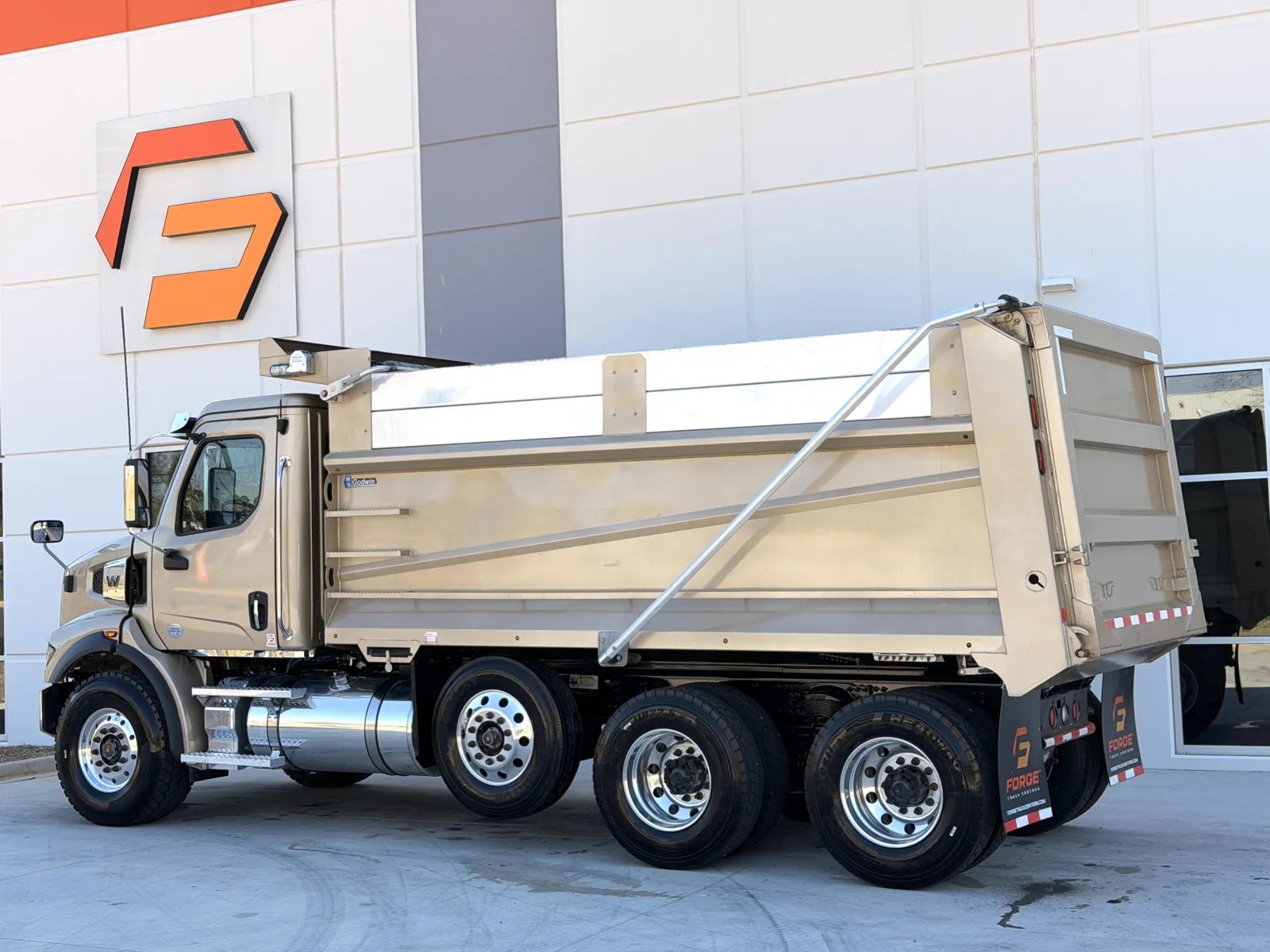 2024 Western Star 4700 — photo 7