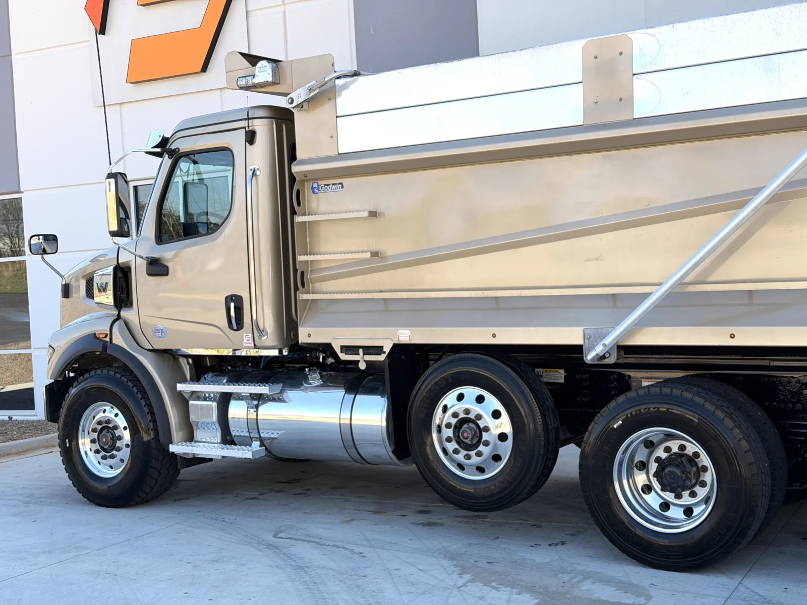 2024 Western Star 4700 — photo 9