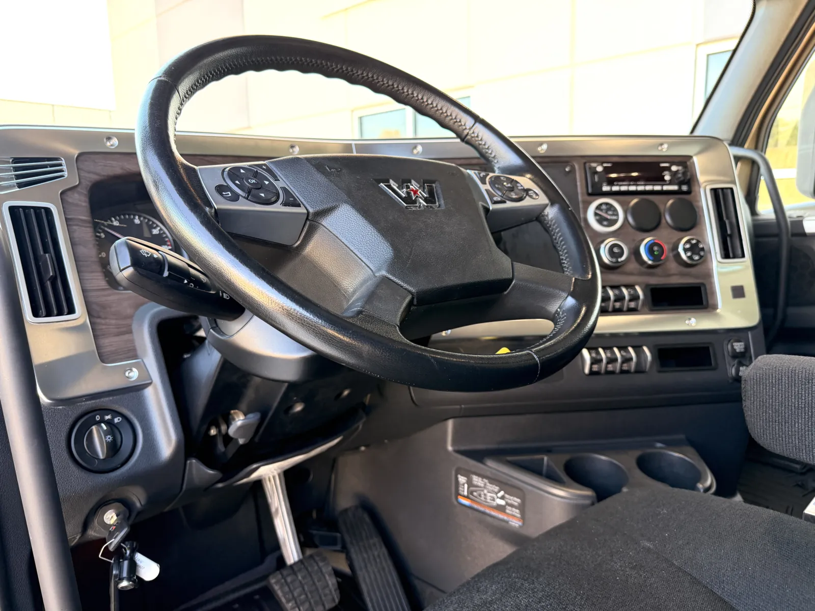 2024 Western Star 4700 — photo 16