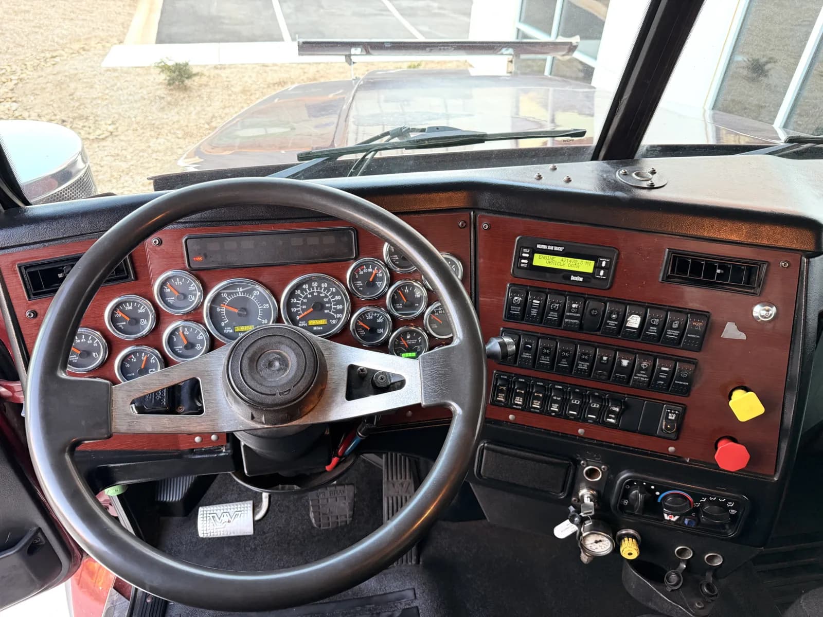2017 Western Star 4900 — photo 16