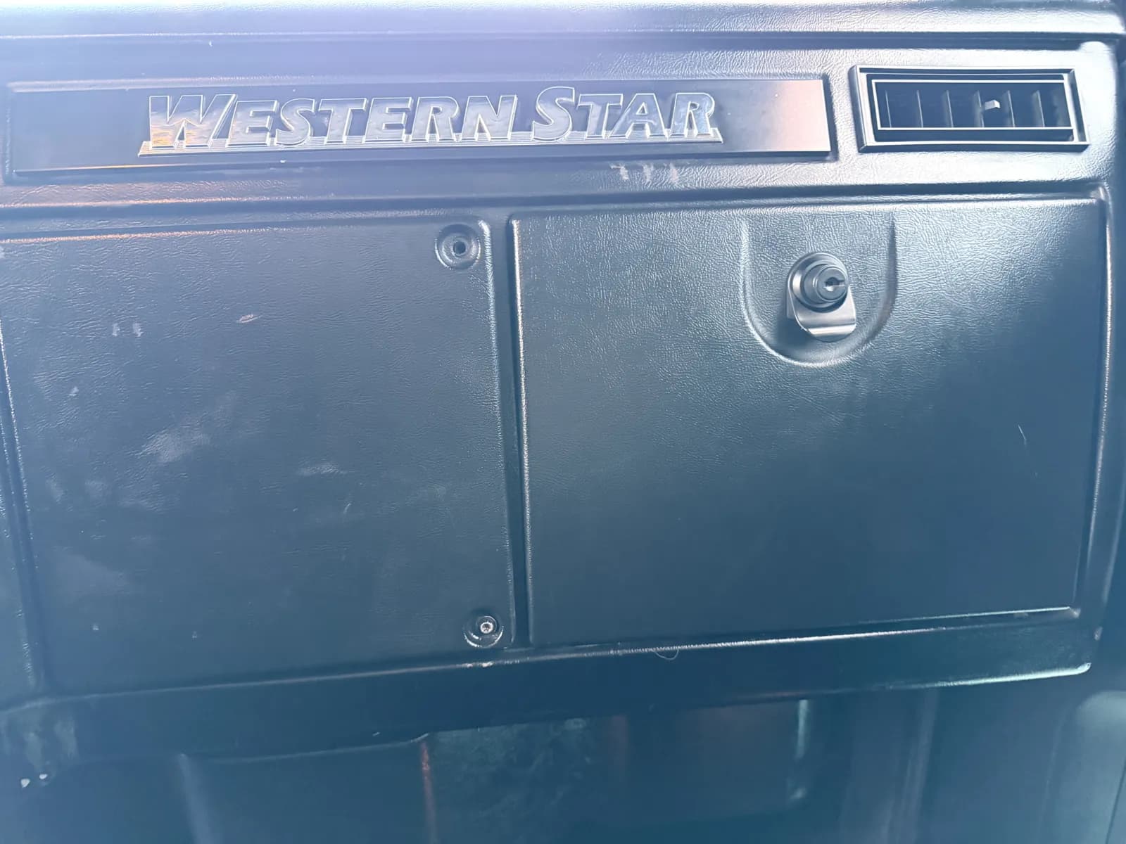 2017 Western Star 4900 — photo 19