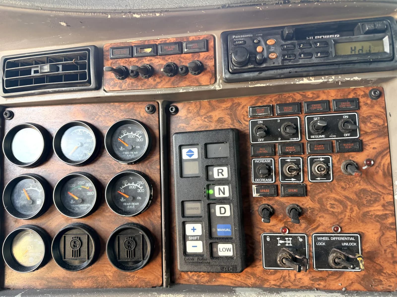 2001 Kenworth W900 — photo 19