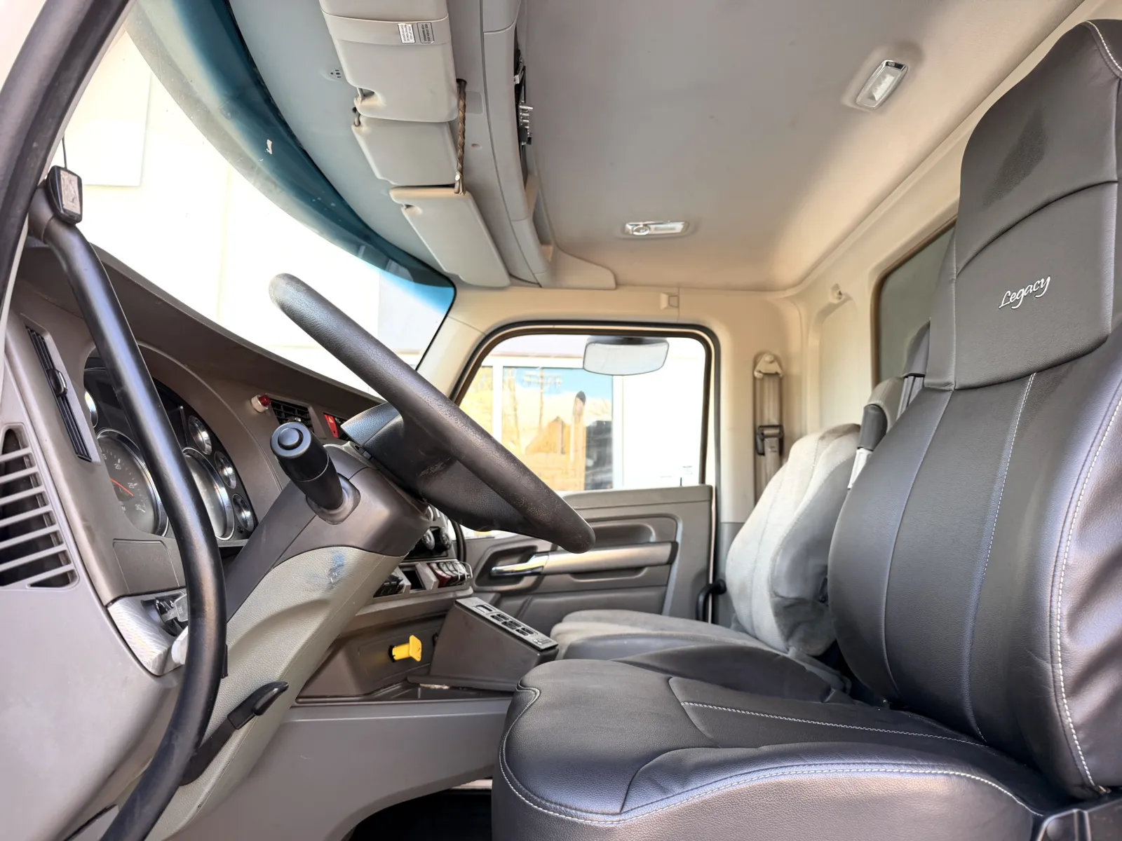 2016 Kenworth T880 — photo 15