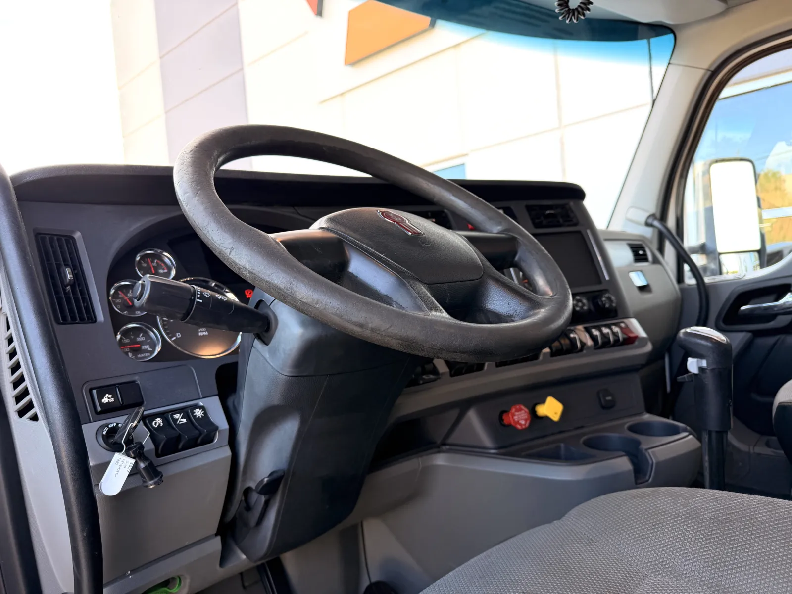 2020 Kenworth T880 — photo 16