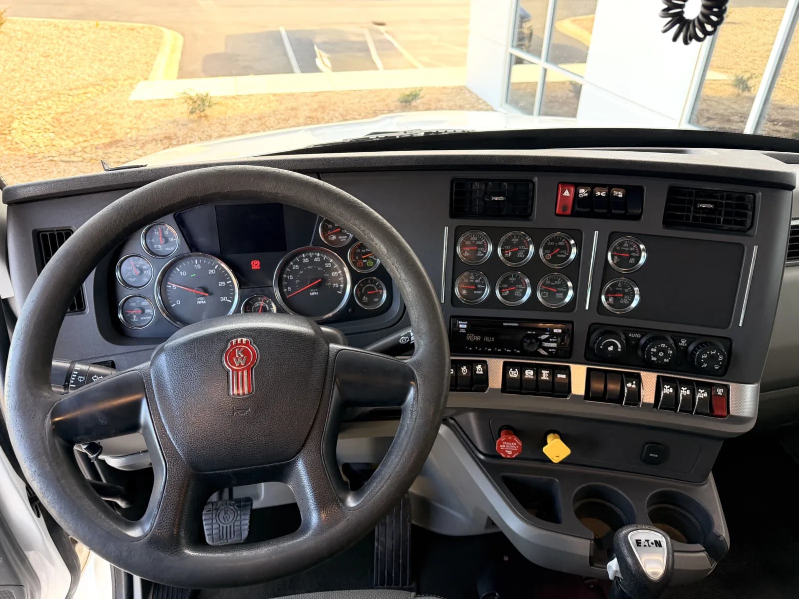2020 Kenworth T880 — photo 17