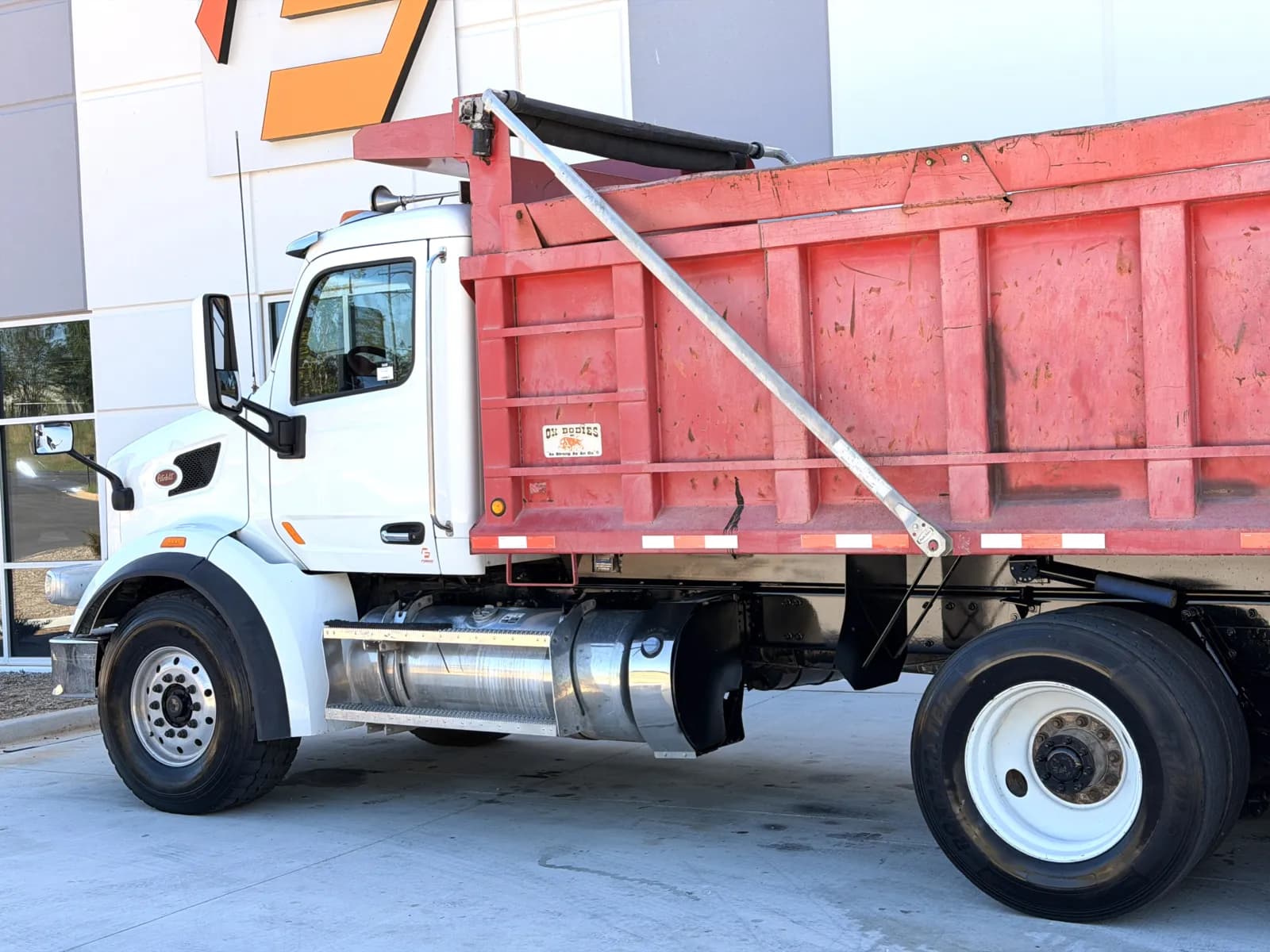 2016 Peterbilt 567 — photo 9