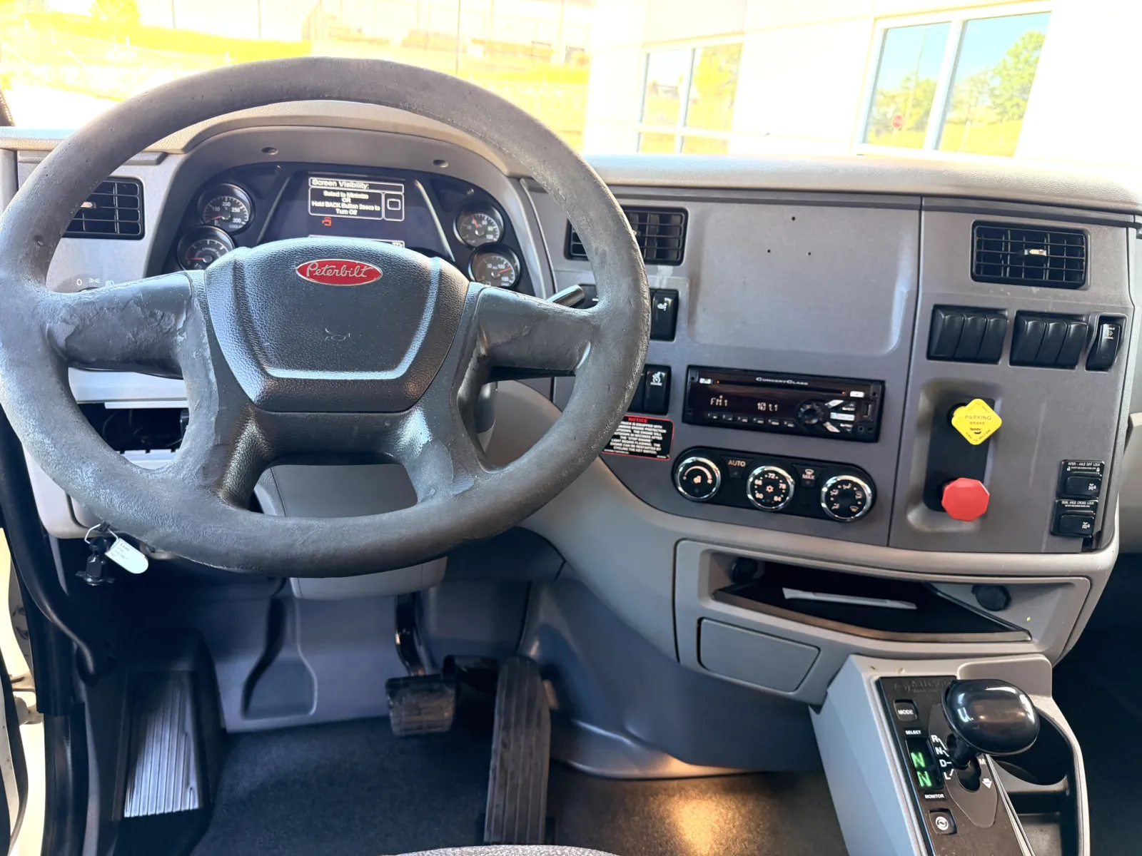 2016 Peterbilt 567 — photo 17