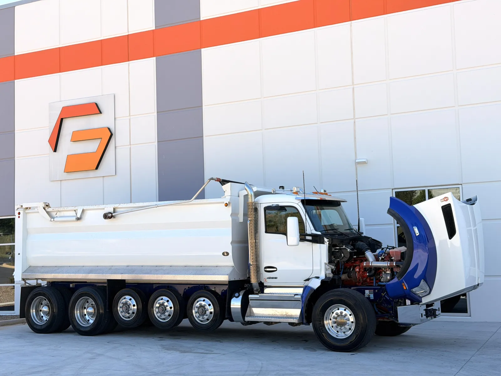 2023 Kenworth T880 — photo 10