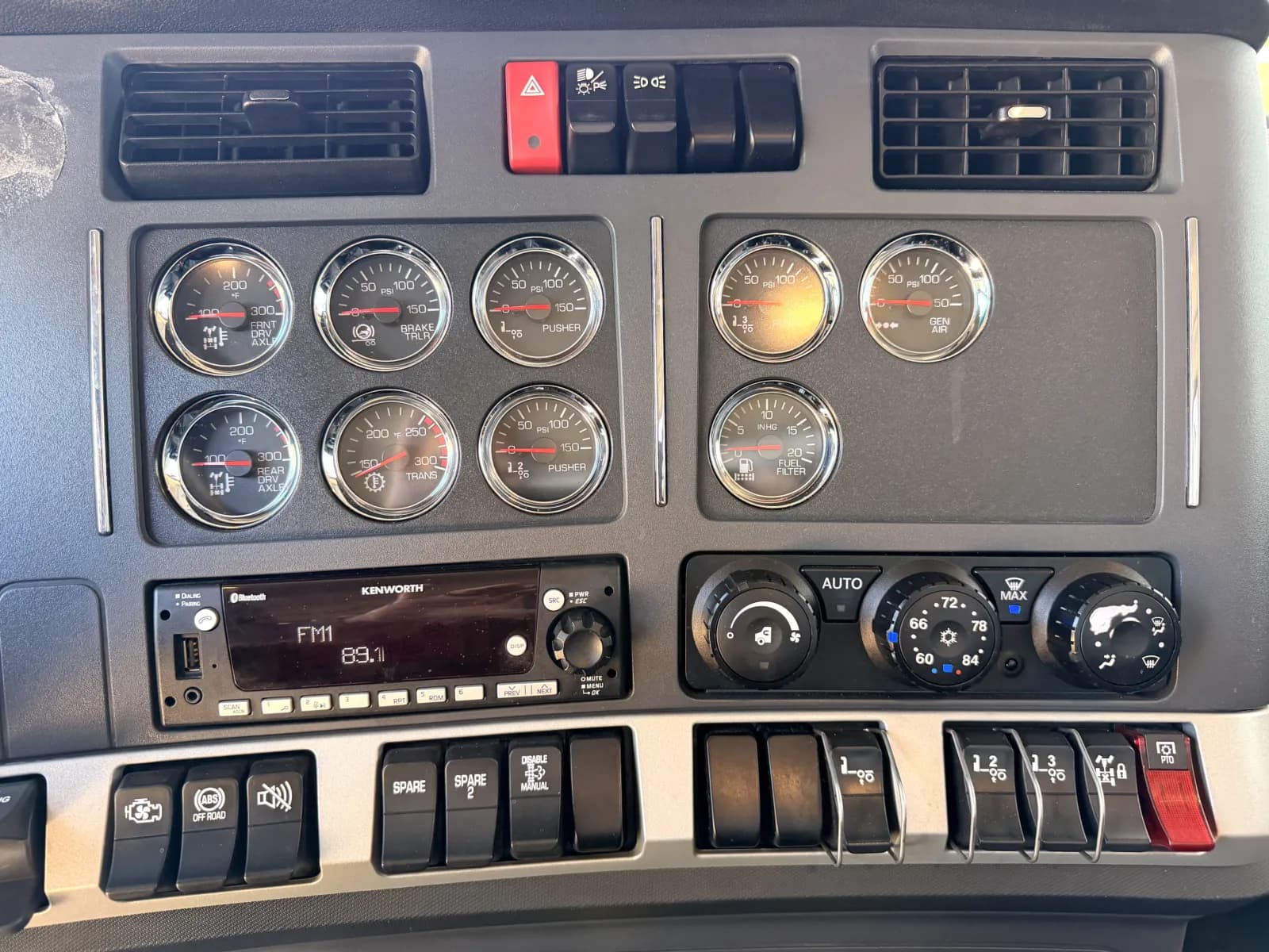 2023 Kenworth T880 — photo 19