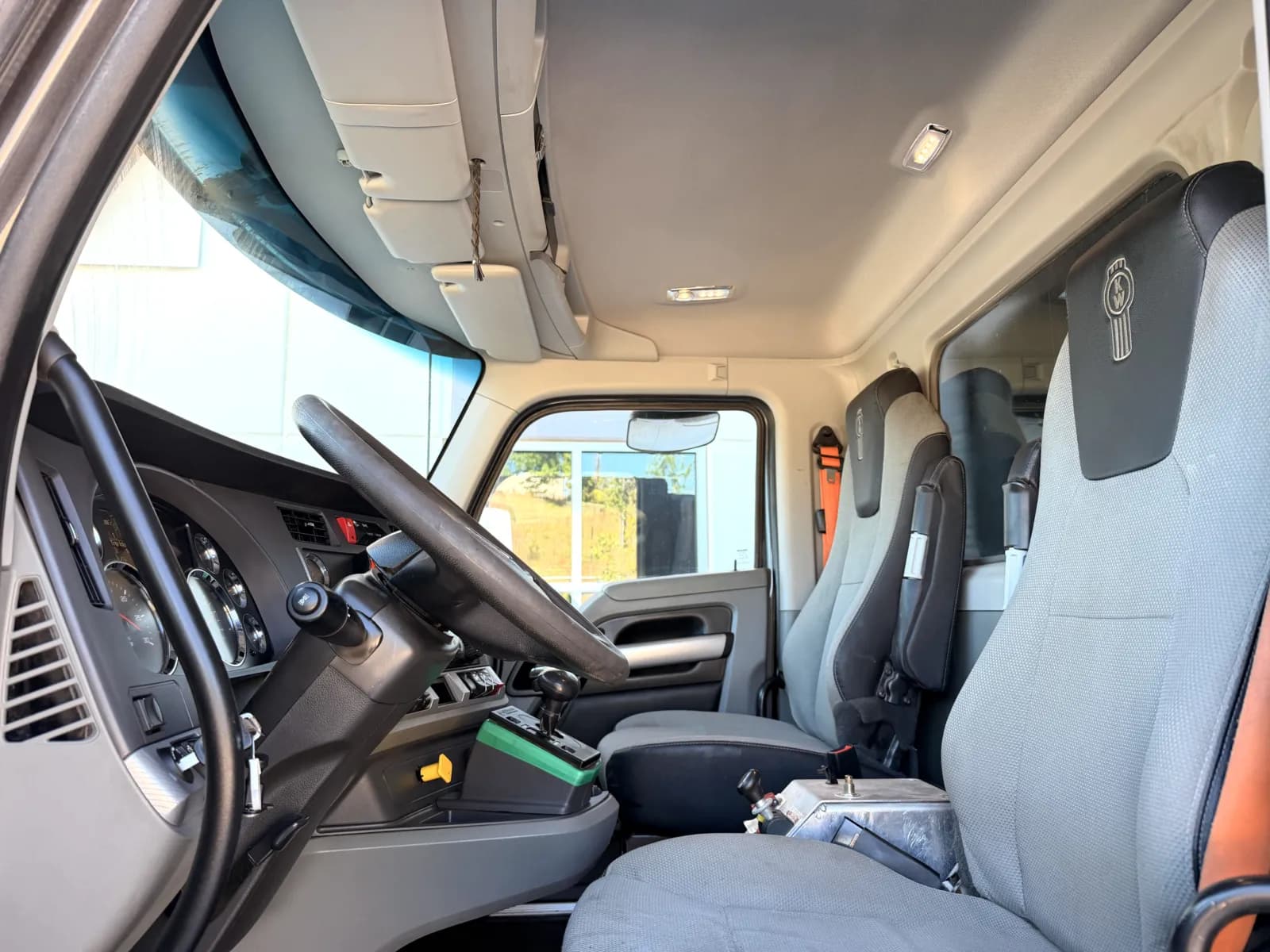 2020 Kenworth T880 — photo 15