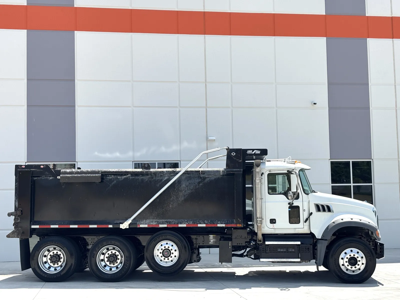 2023 Mack Granite — photo 4