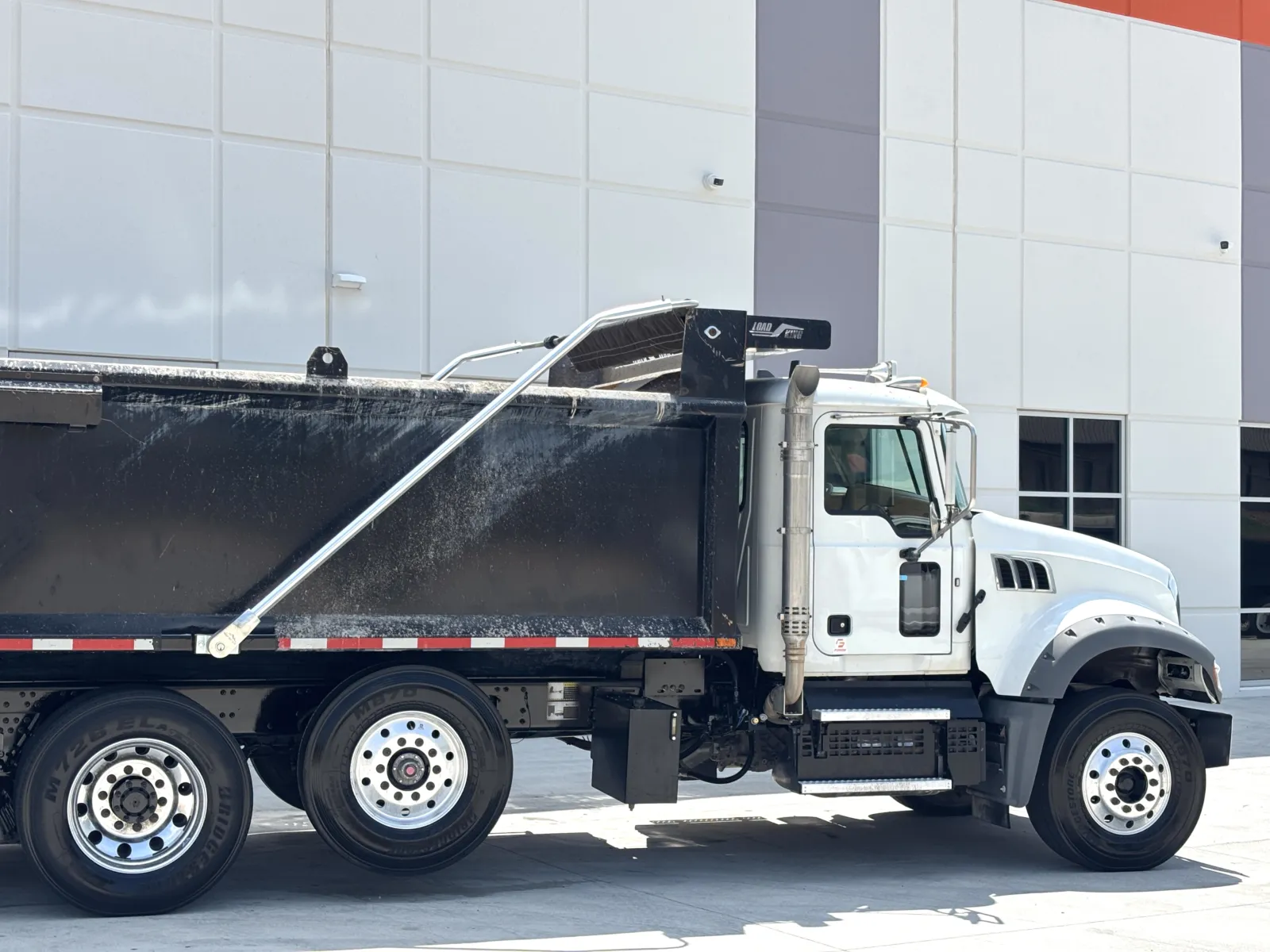 2023 Mack Granite — photo 8