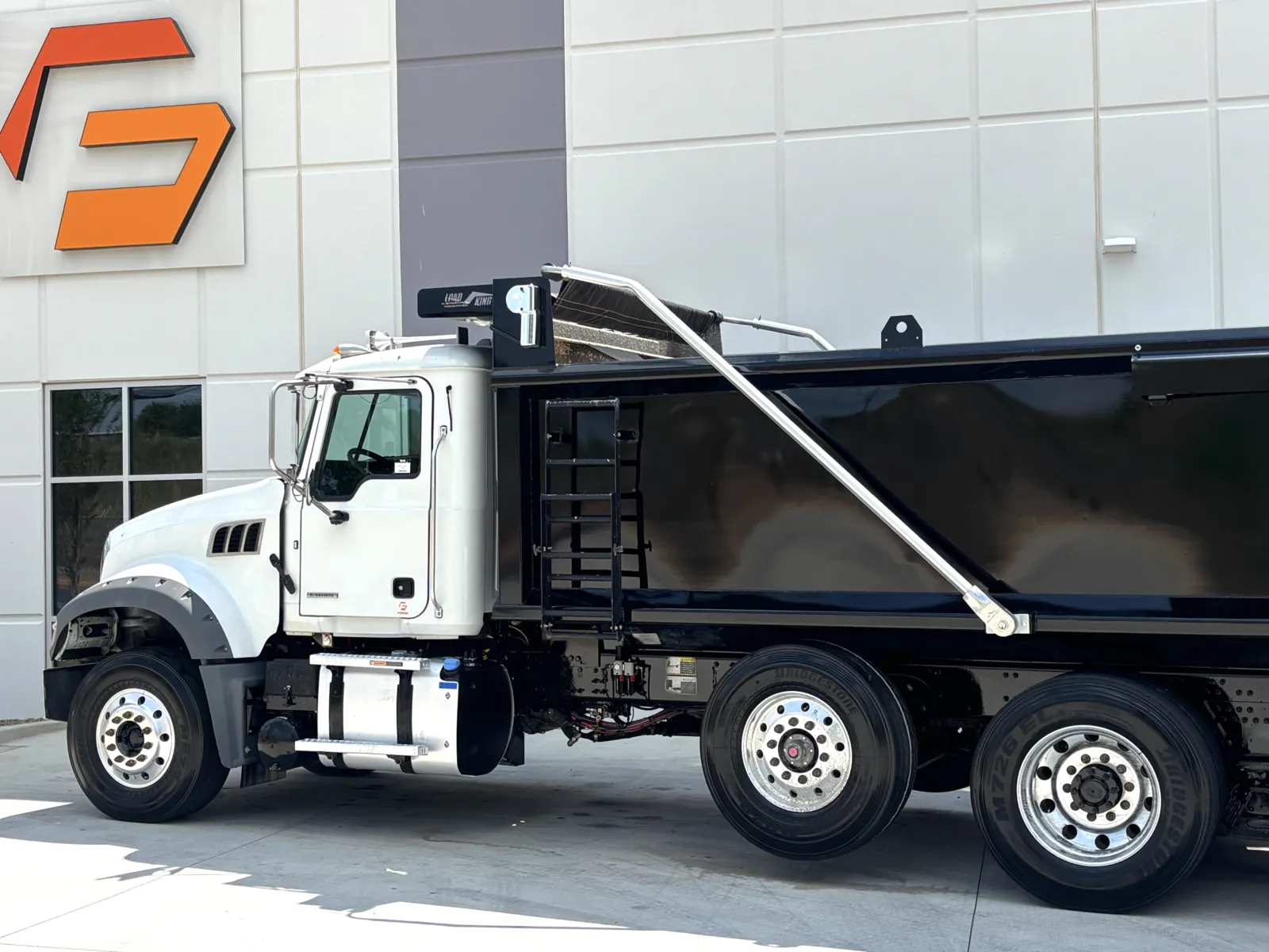 2023 Mack Granite — photo 9