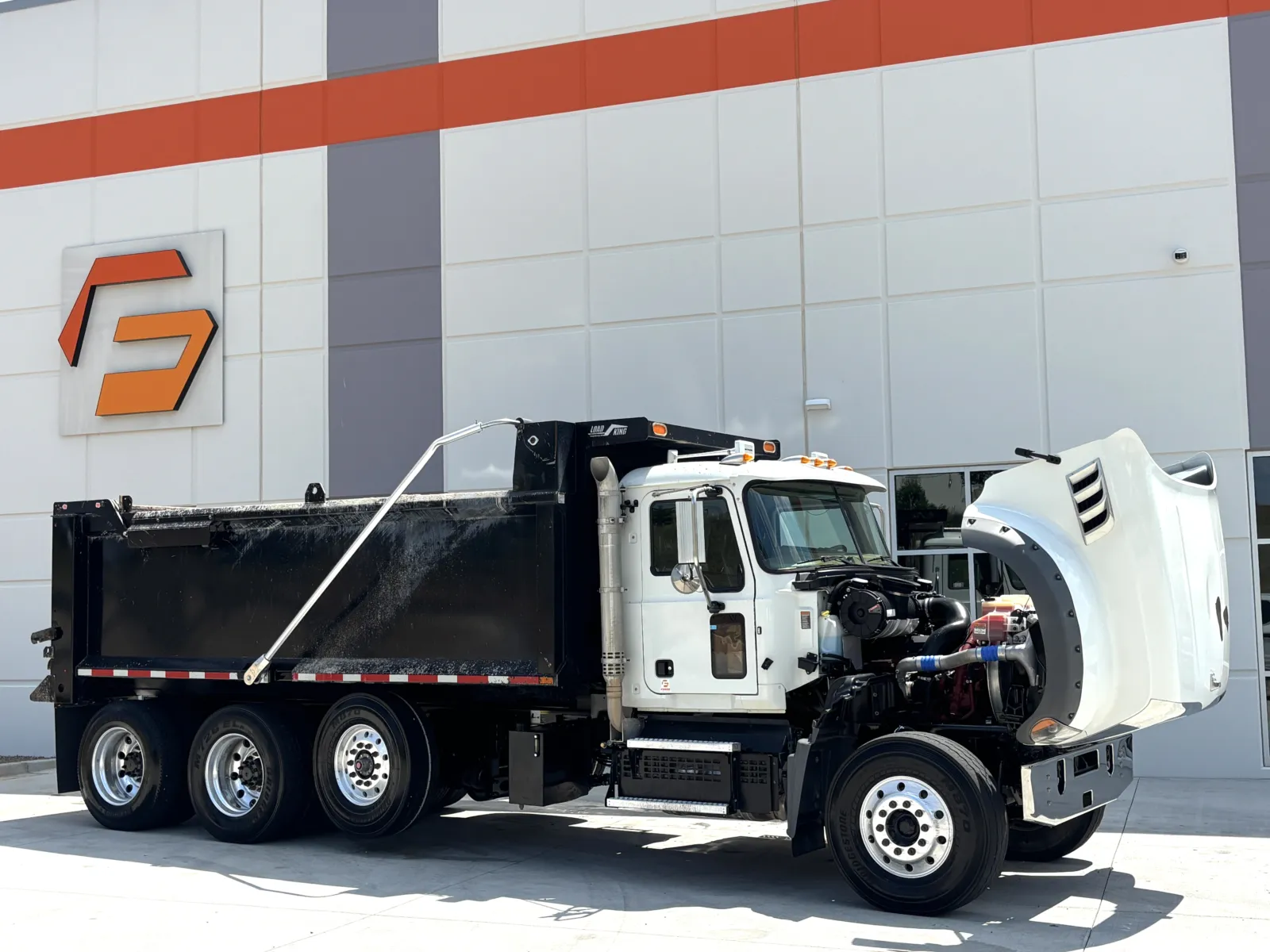 2023 Mack Granite — photo 10