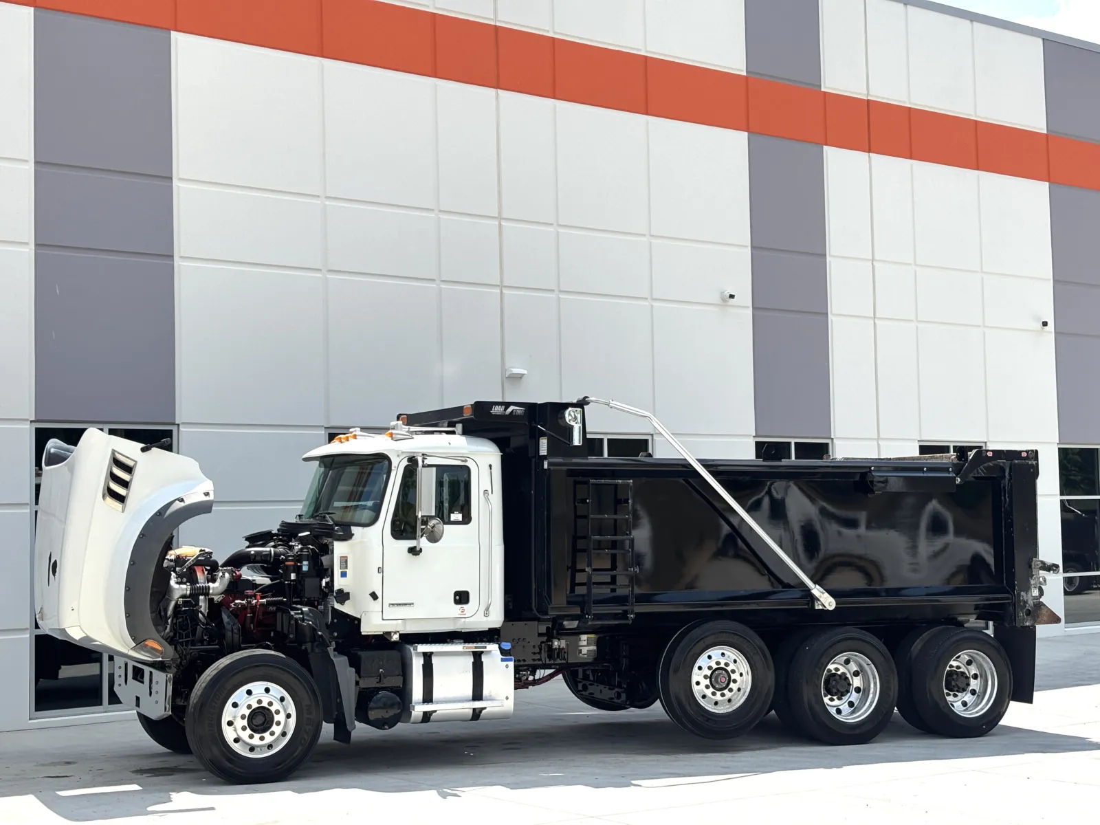 2023 Mack Granite — photo 11