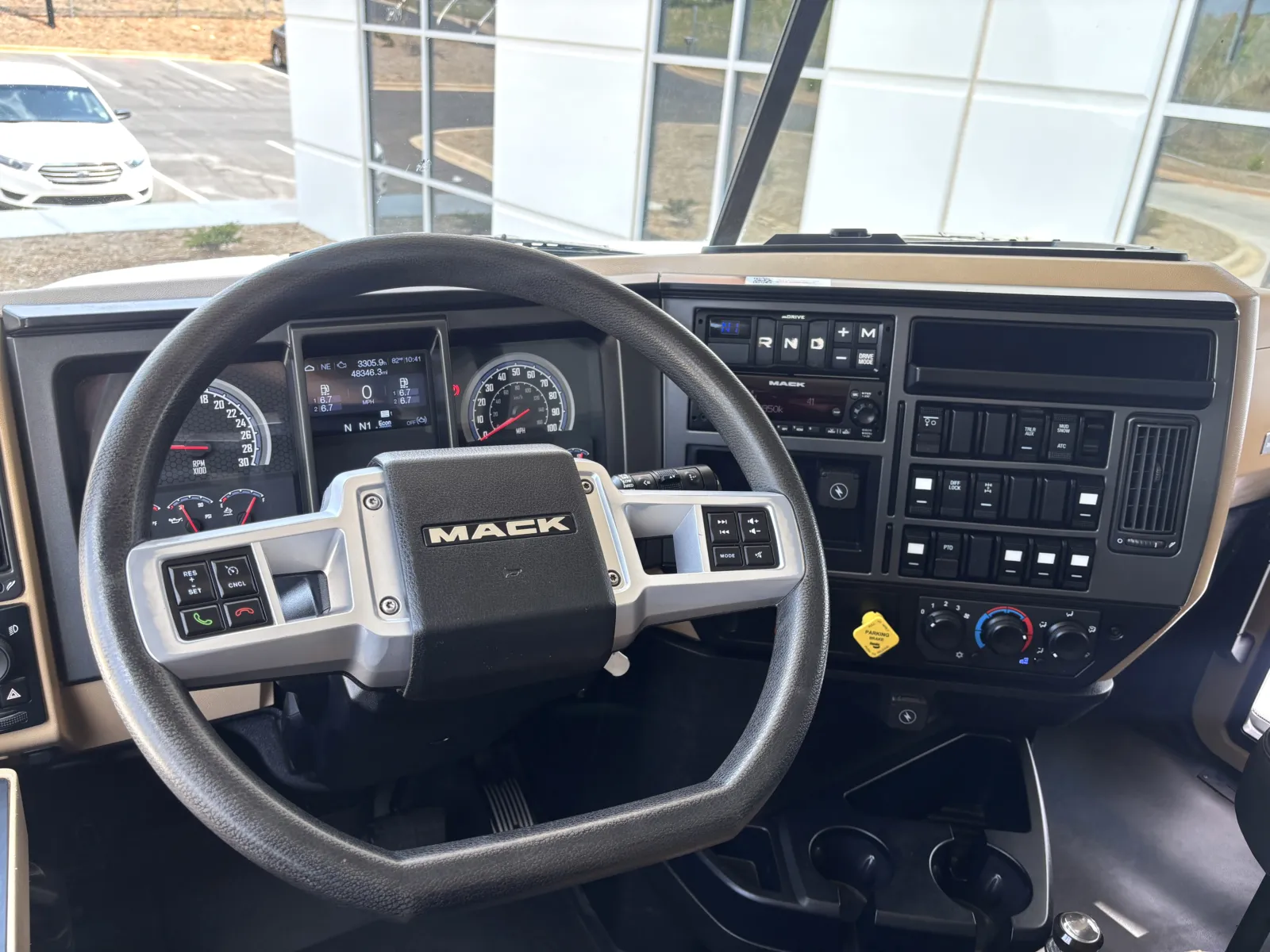 2023 Mack Granite — photo 16