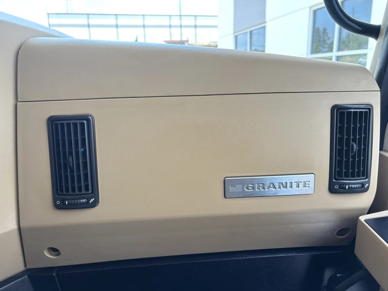 2023 Mack Granite — photo 19