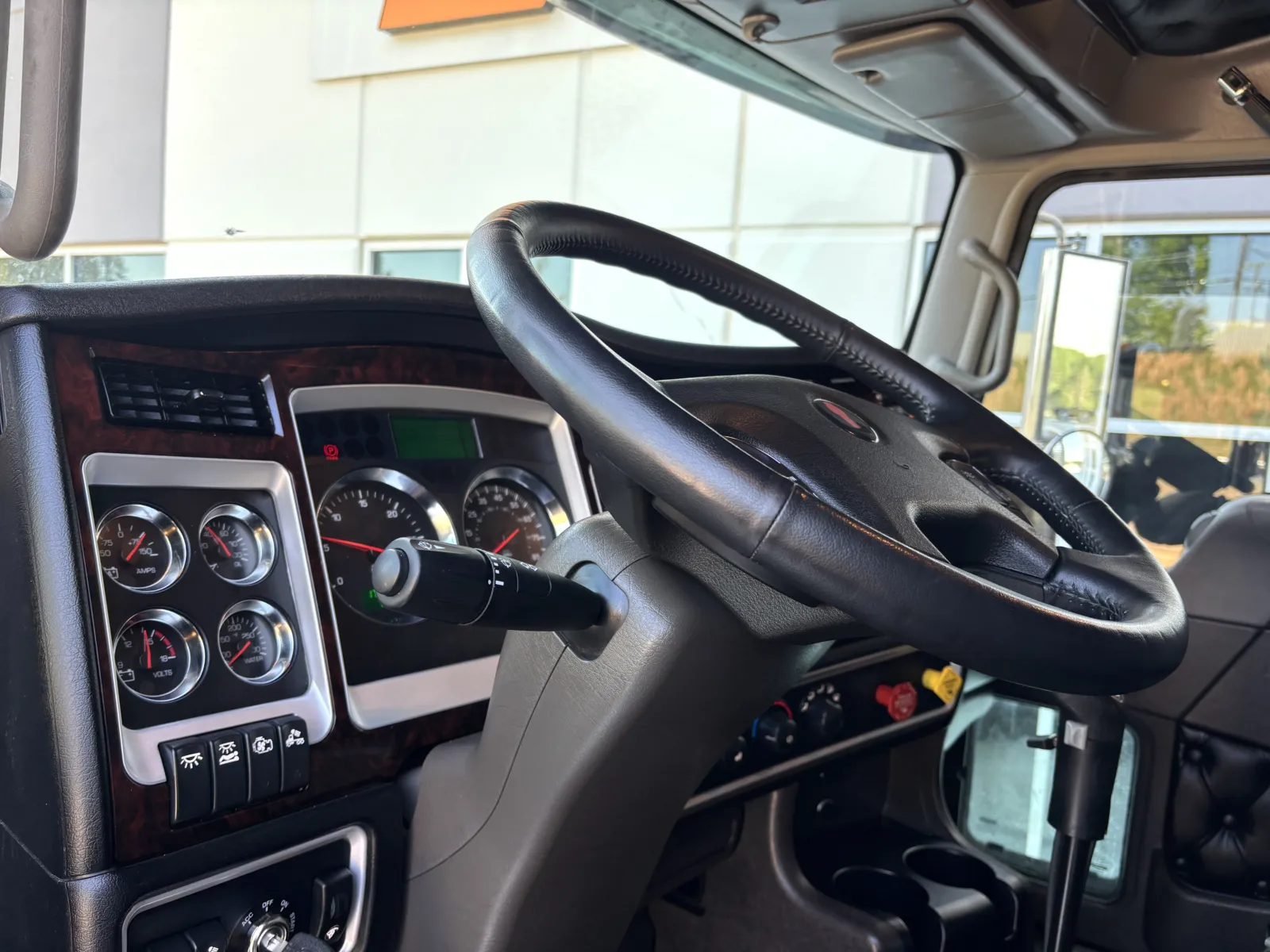 2024 Kenworth T800 — photo 15